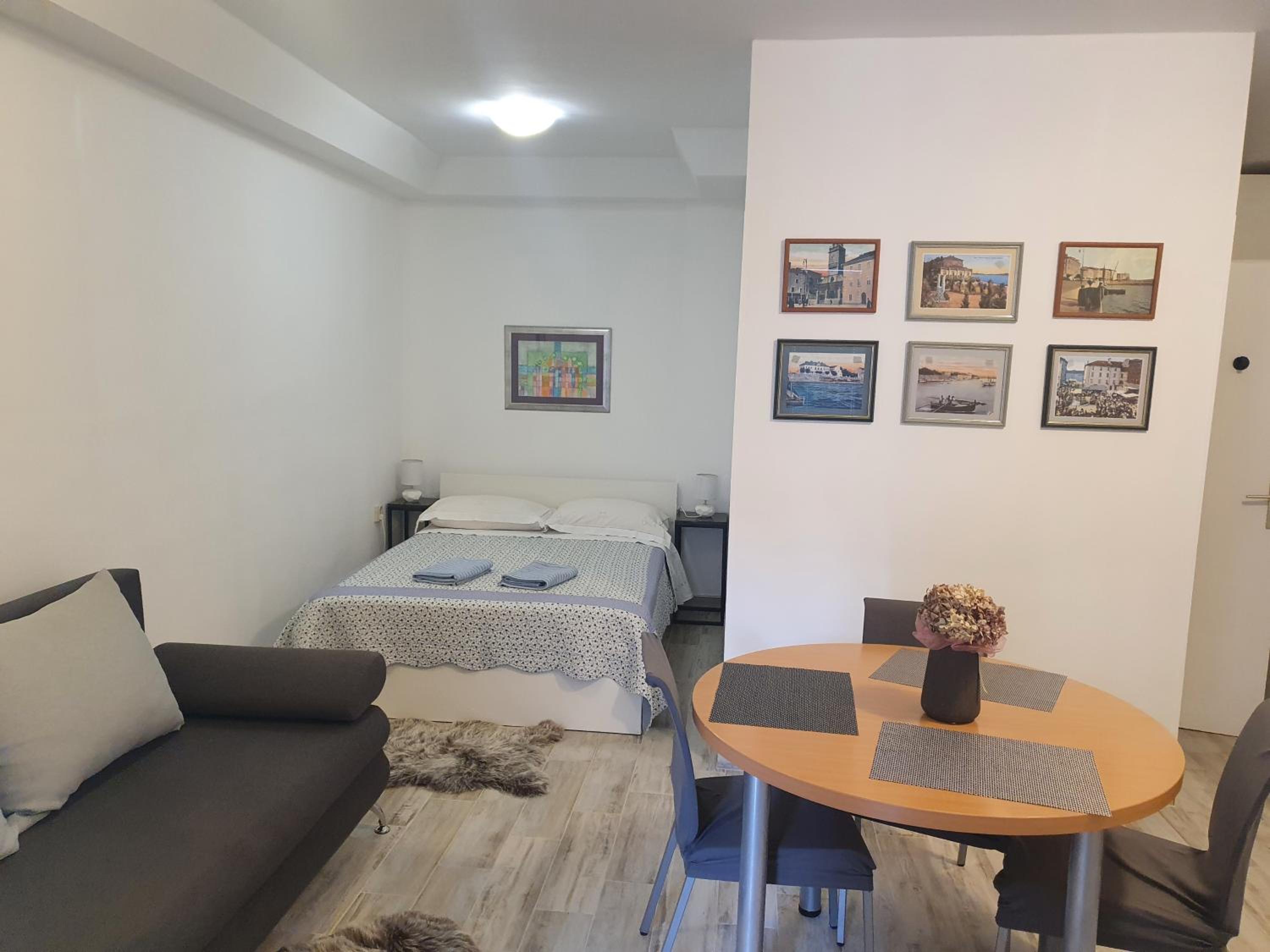 Studio Apartment