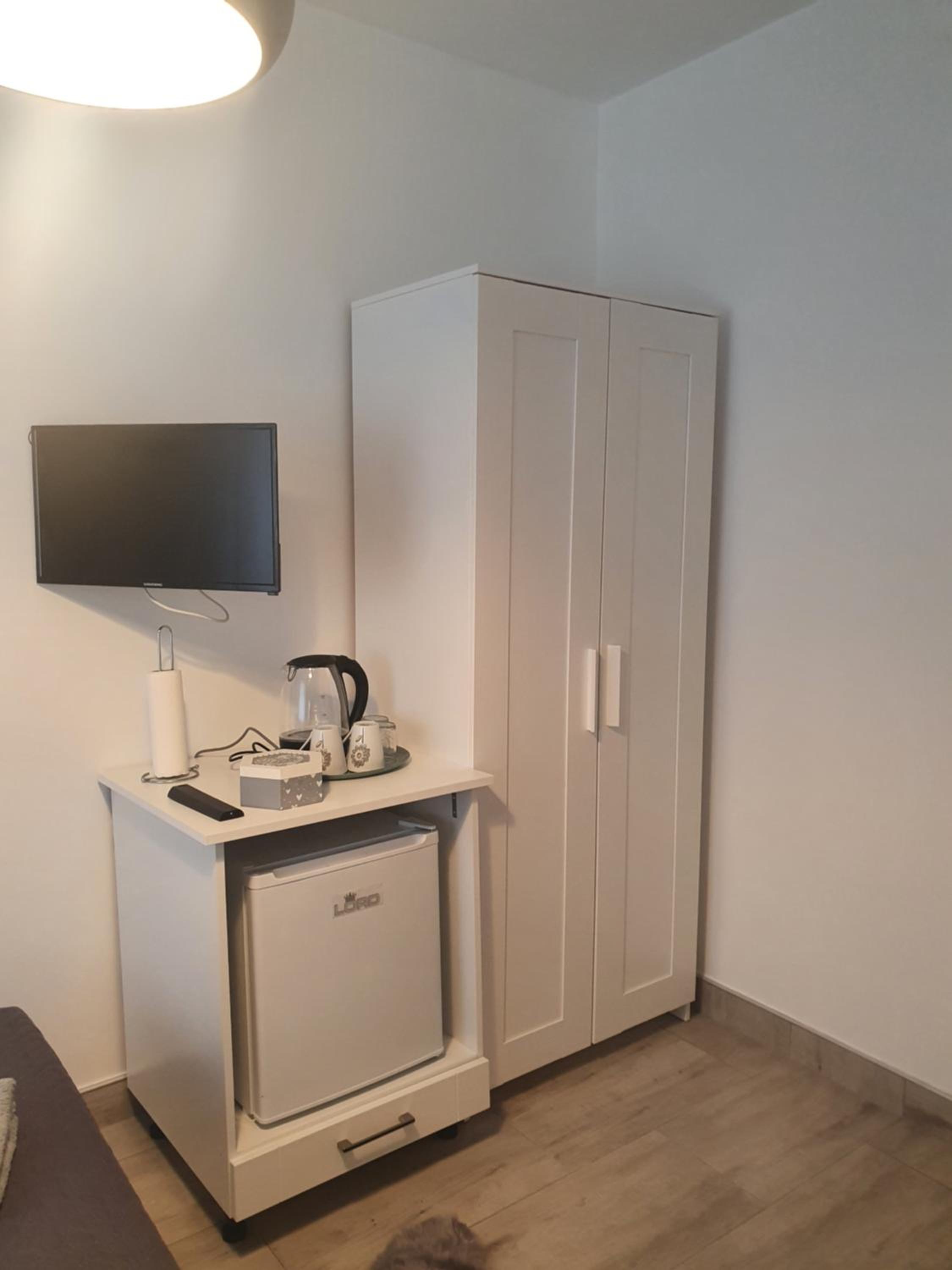Double Room - Photo 2