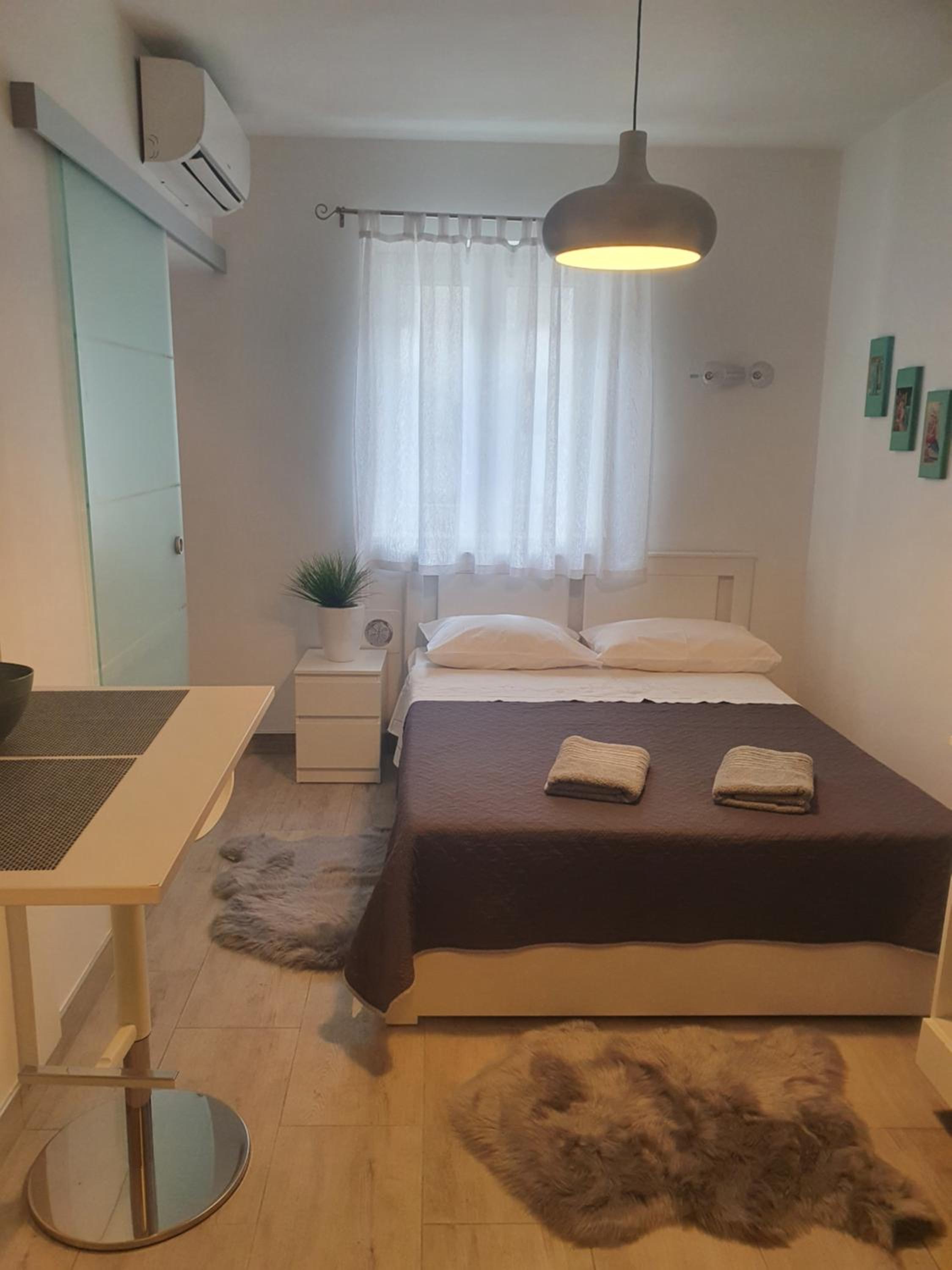 Double Room - Photo 18