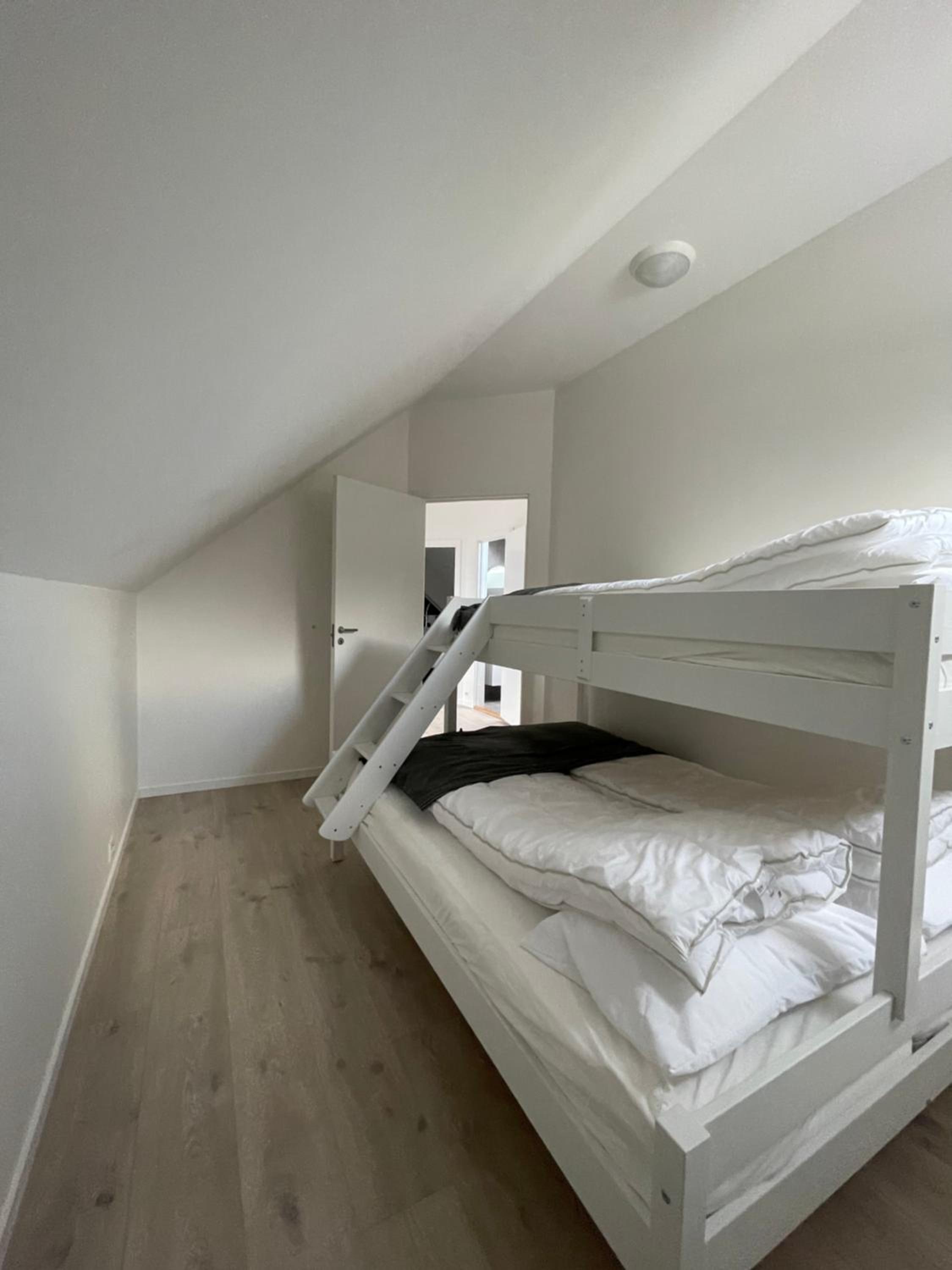 Four-Bedroom House photo 1