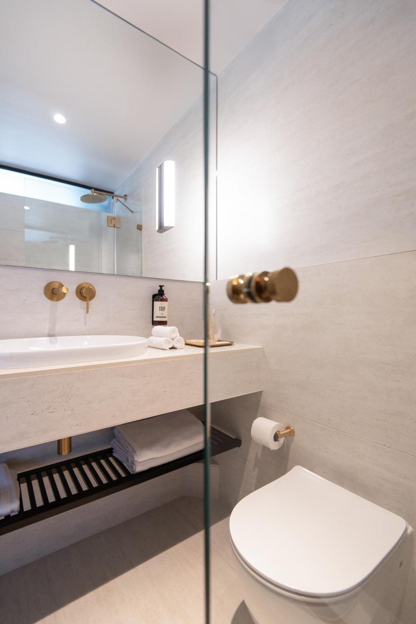 Standard Double Room - Photo 3