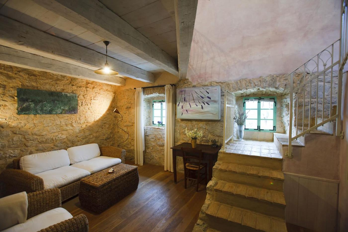 Deluxe Double Room with Balcony photo 2