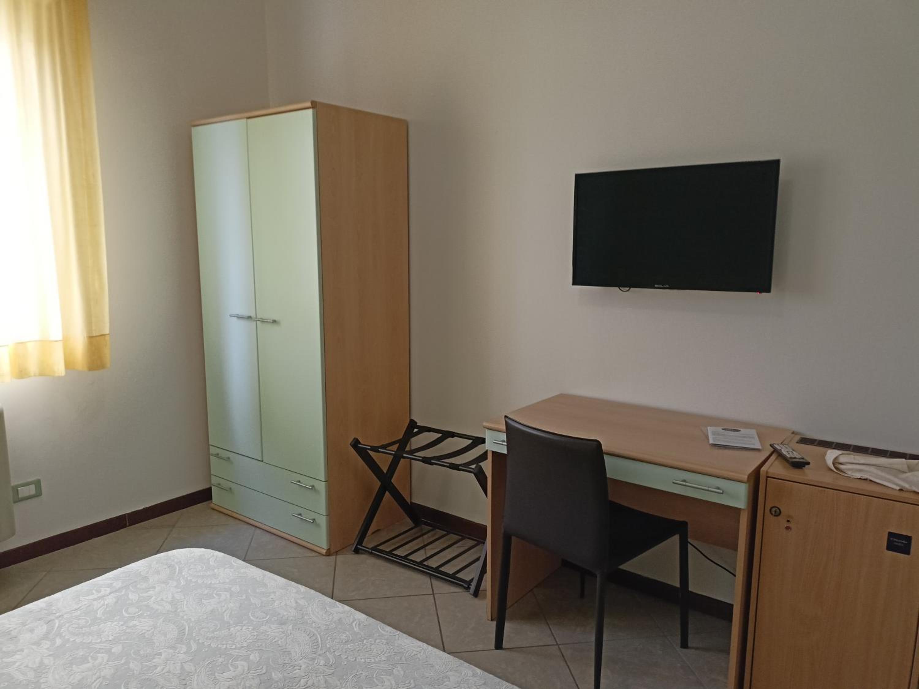 Double Room - Photo 2