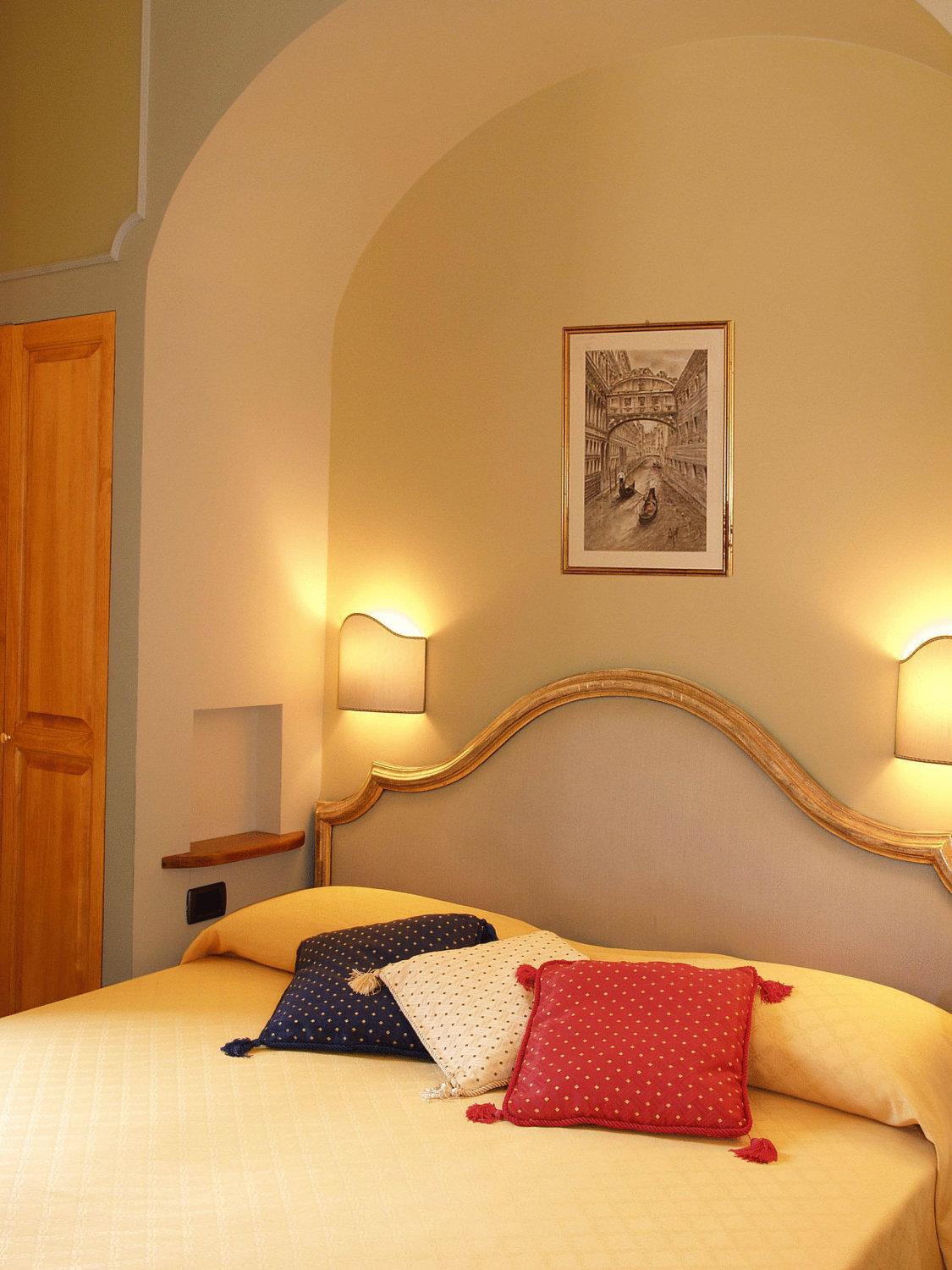 Budget Double Room - Photo 6
