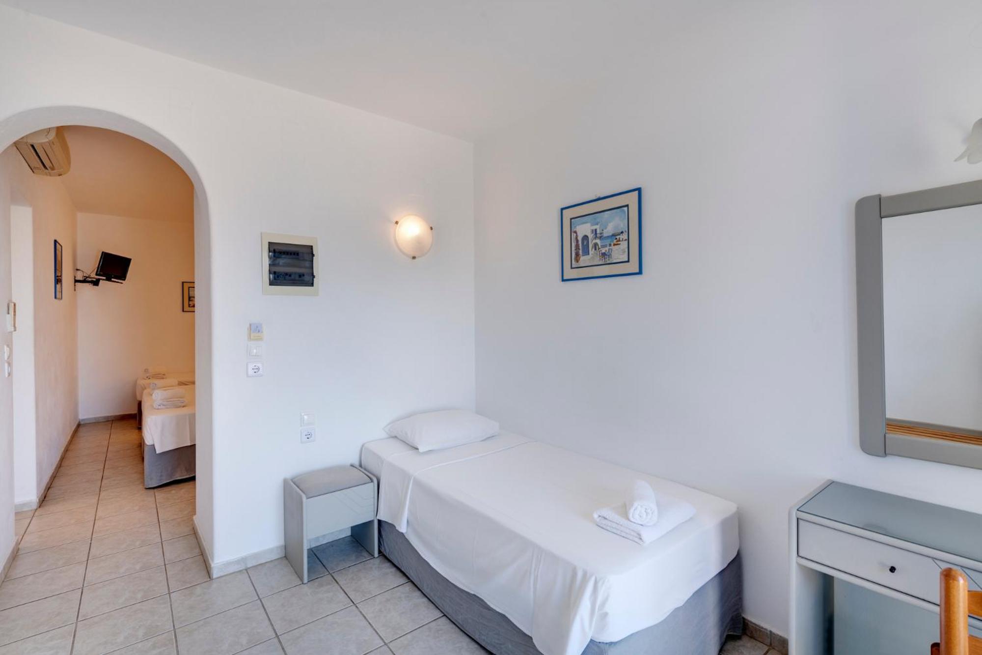 Quadruple Room - Photo 1