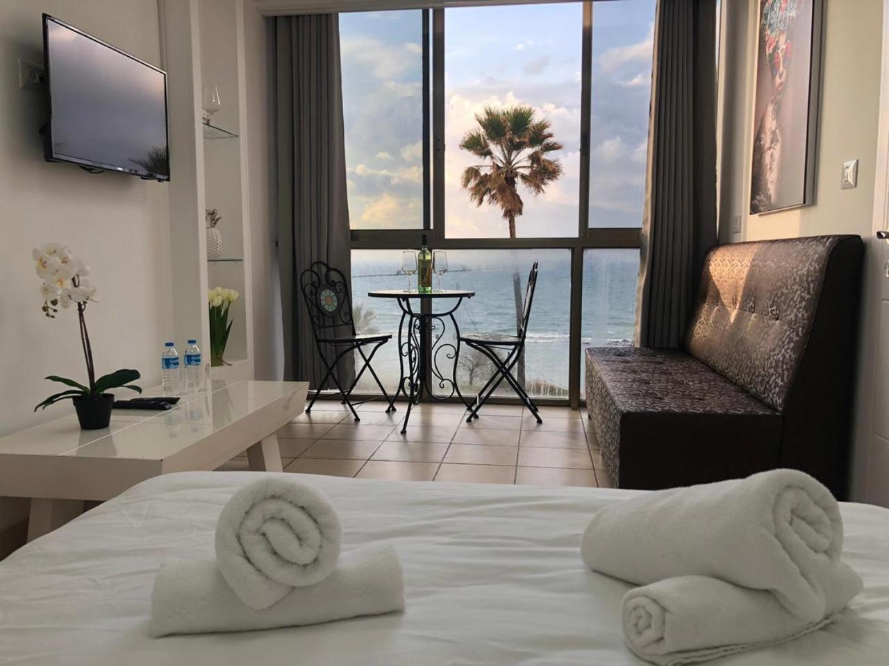 Suite with Hot Tub