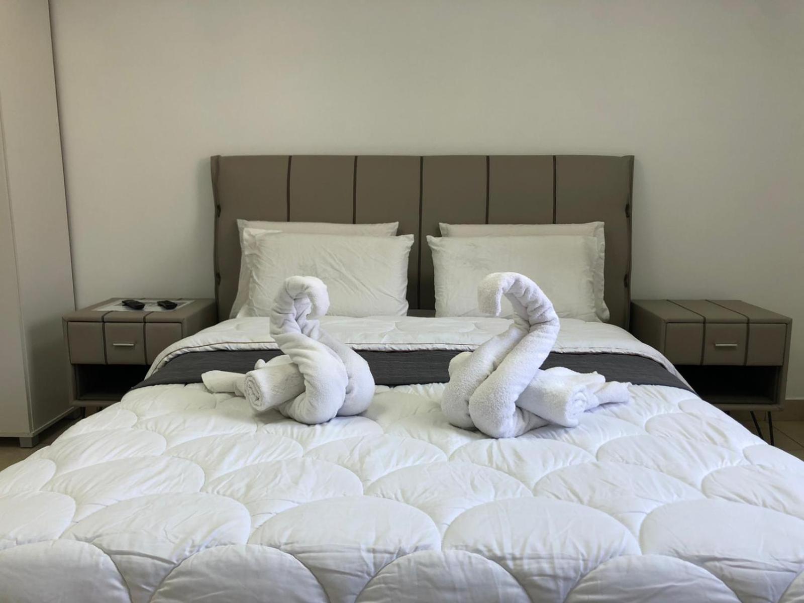 Deluxe Suite - Photo 11