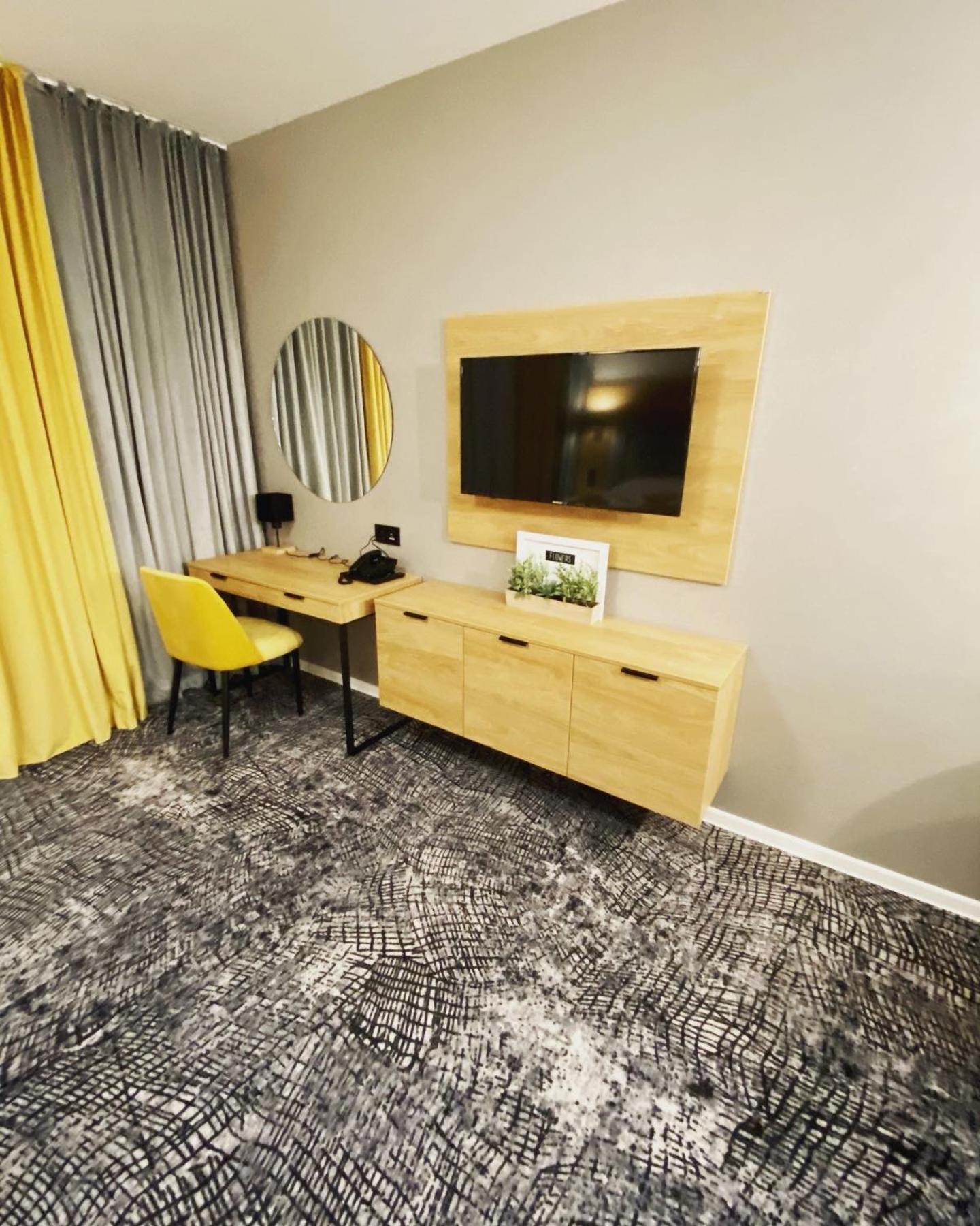 One-Bedroom Apartment photo 2