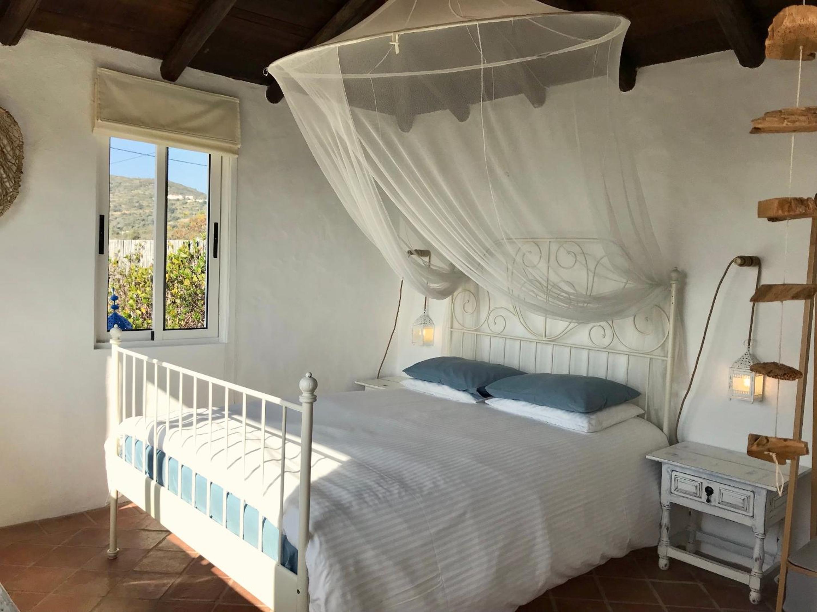 Double Room with Sea View - Photo 8