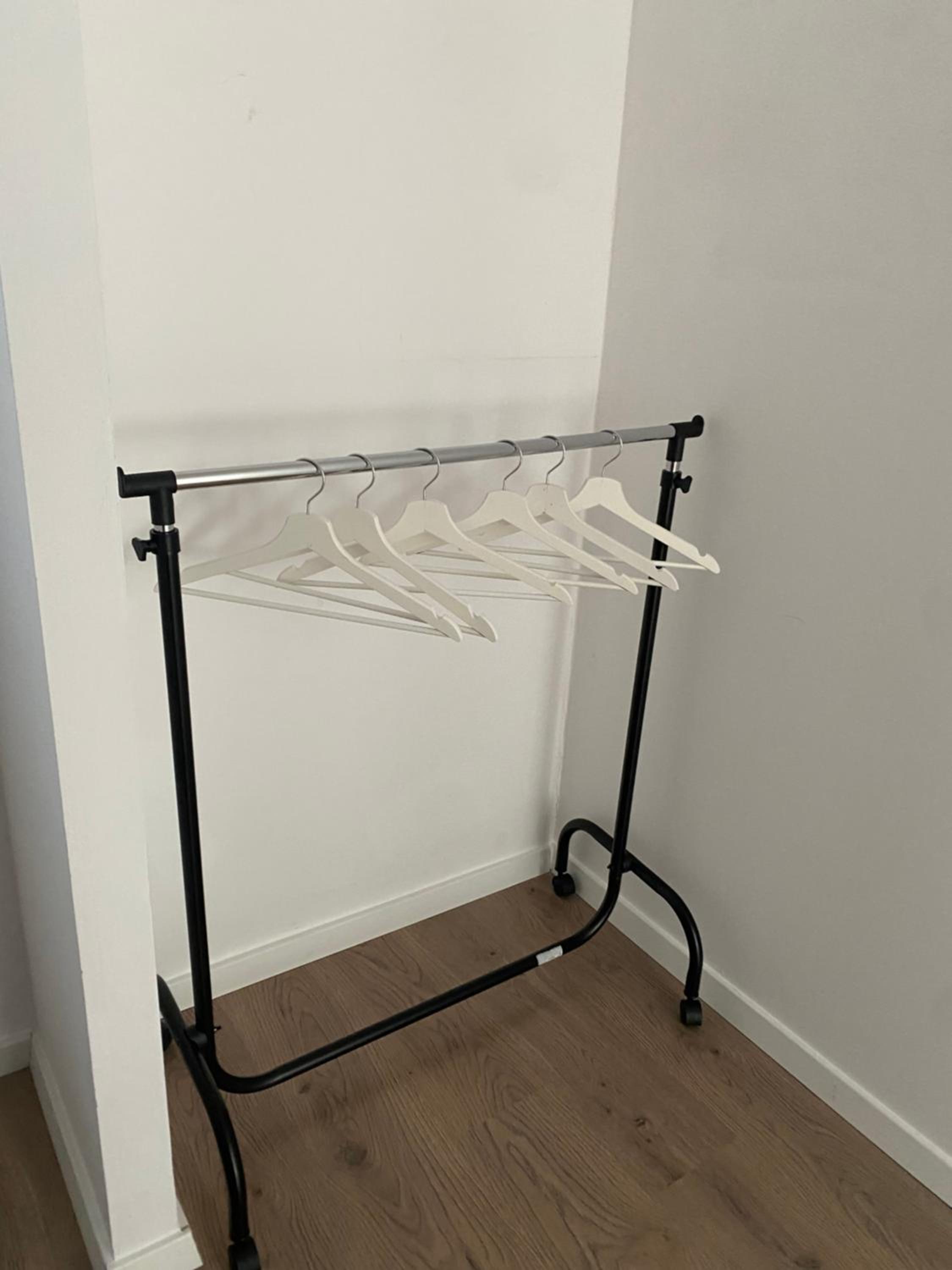 Two-Bedroom Apartment - Photo 7