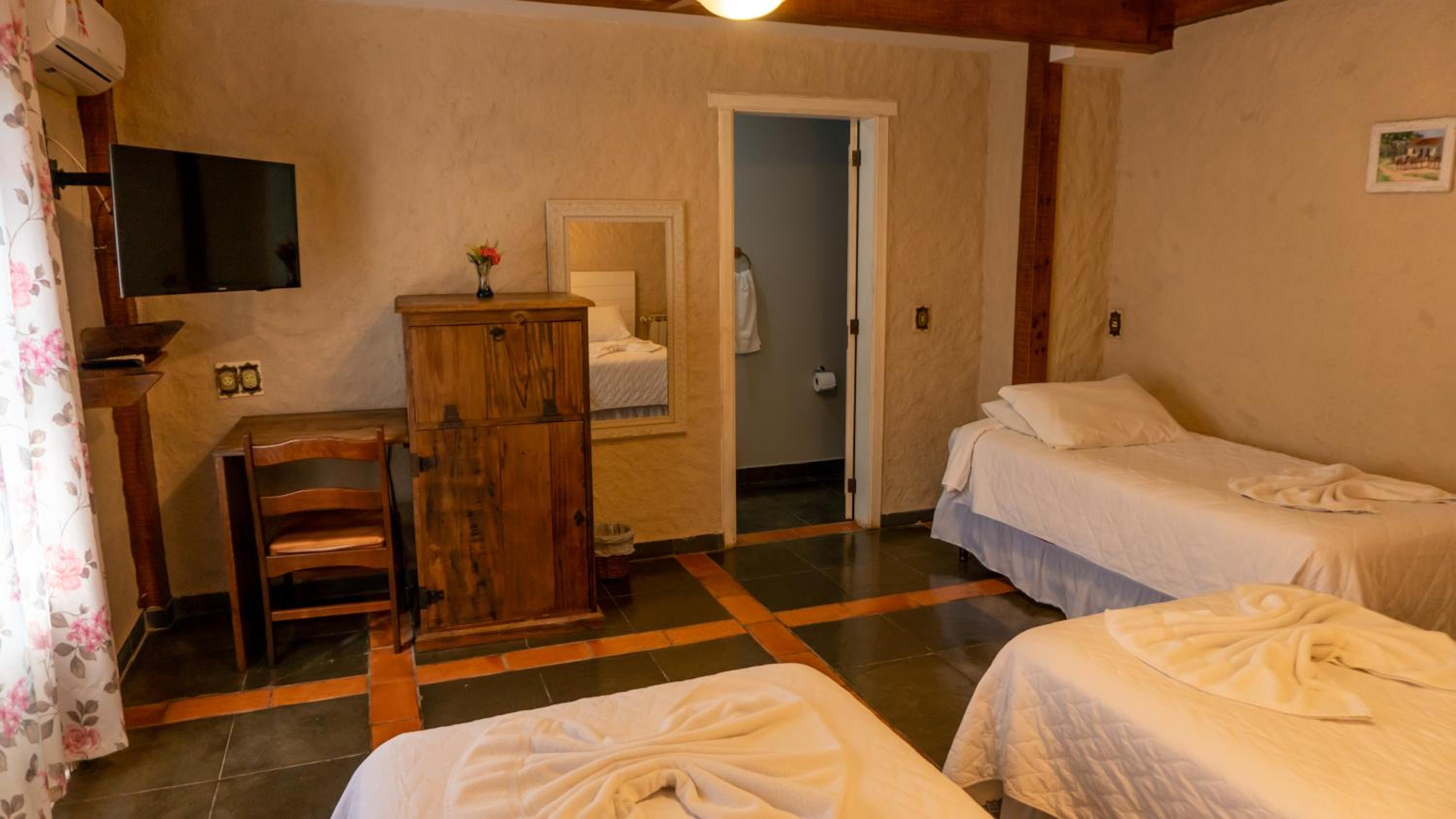 Standard Triple Room photo 2