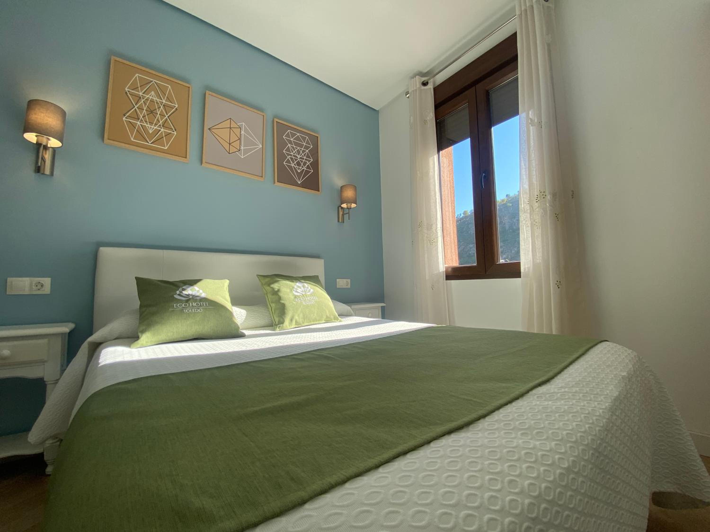 Standard Double Room - Photo 5