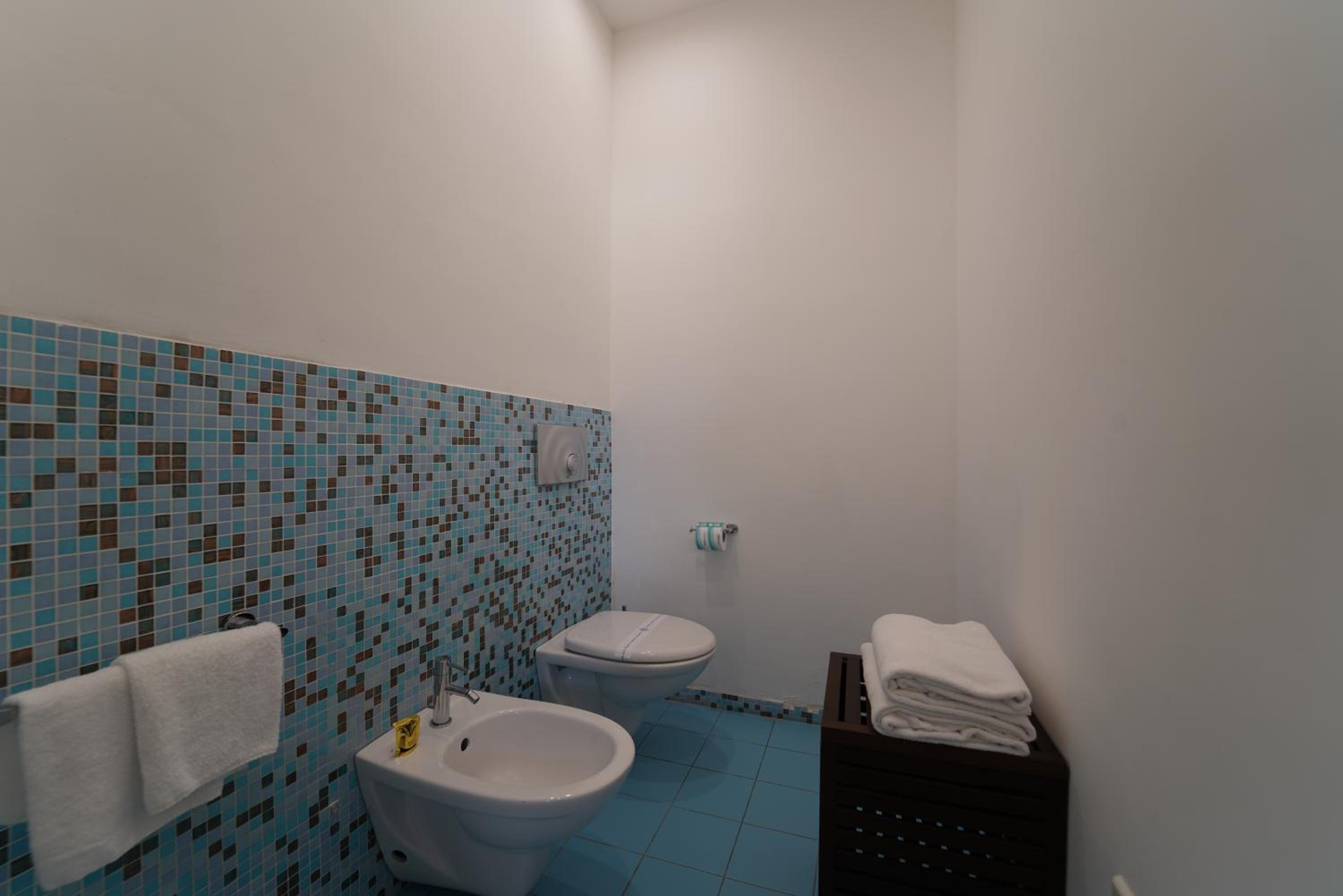 Quadruple Room - Photo 5
