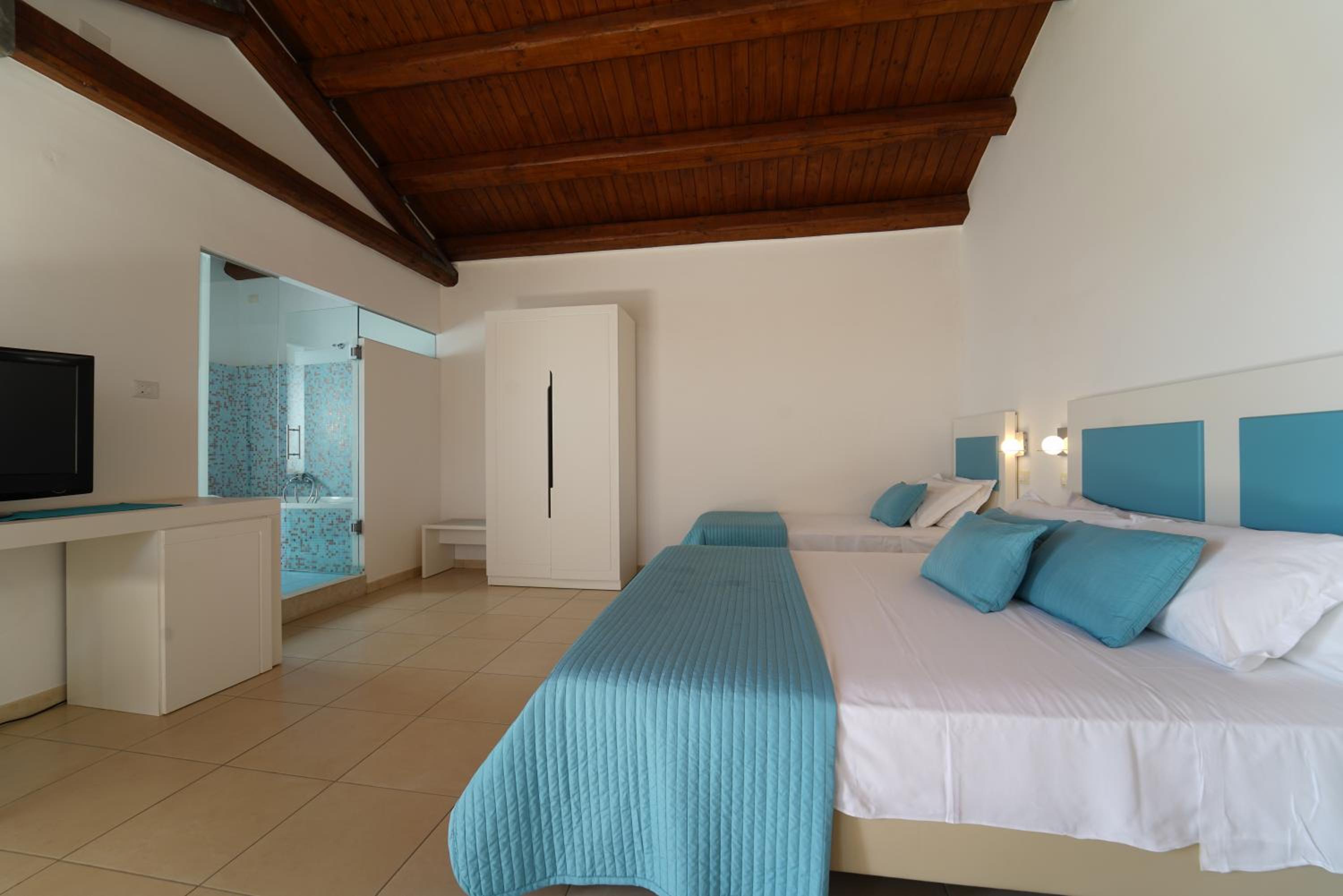 Junior Suite with Terrace - Photo 12