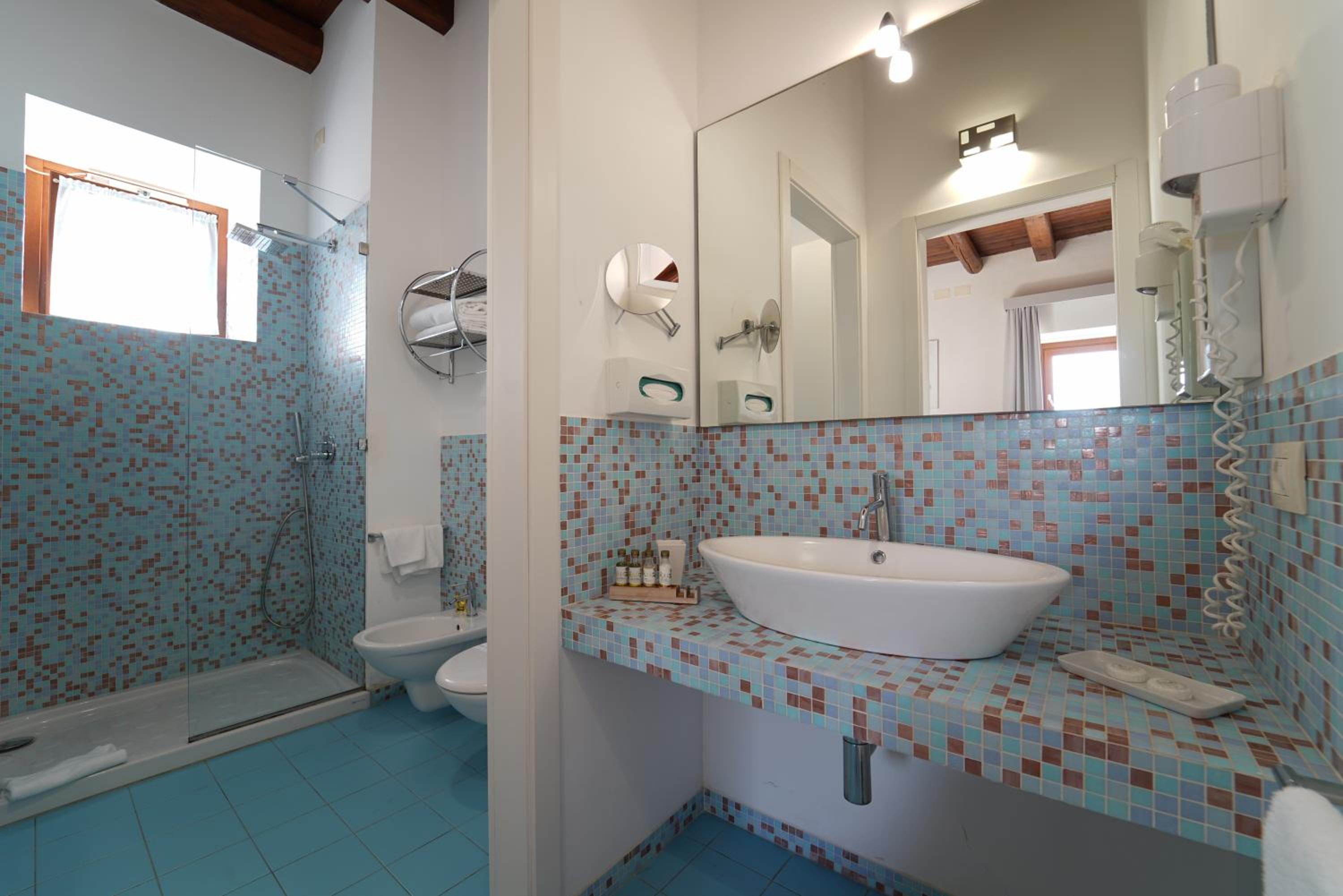 Junior Suite with Terrace - Photo 14