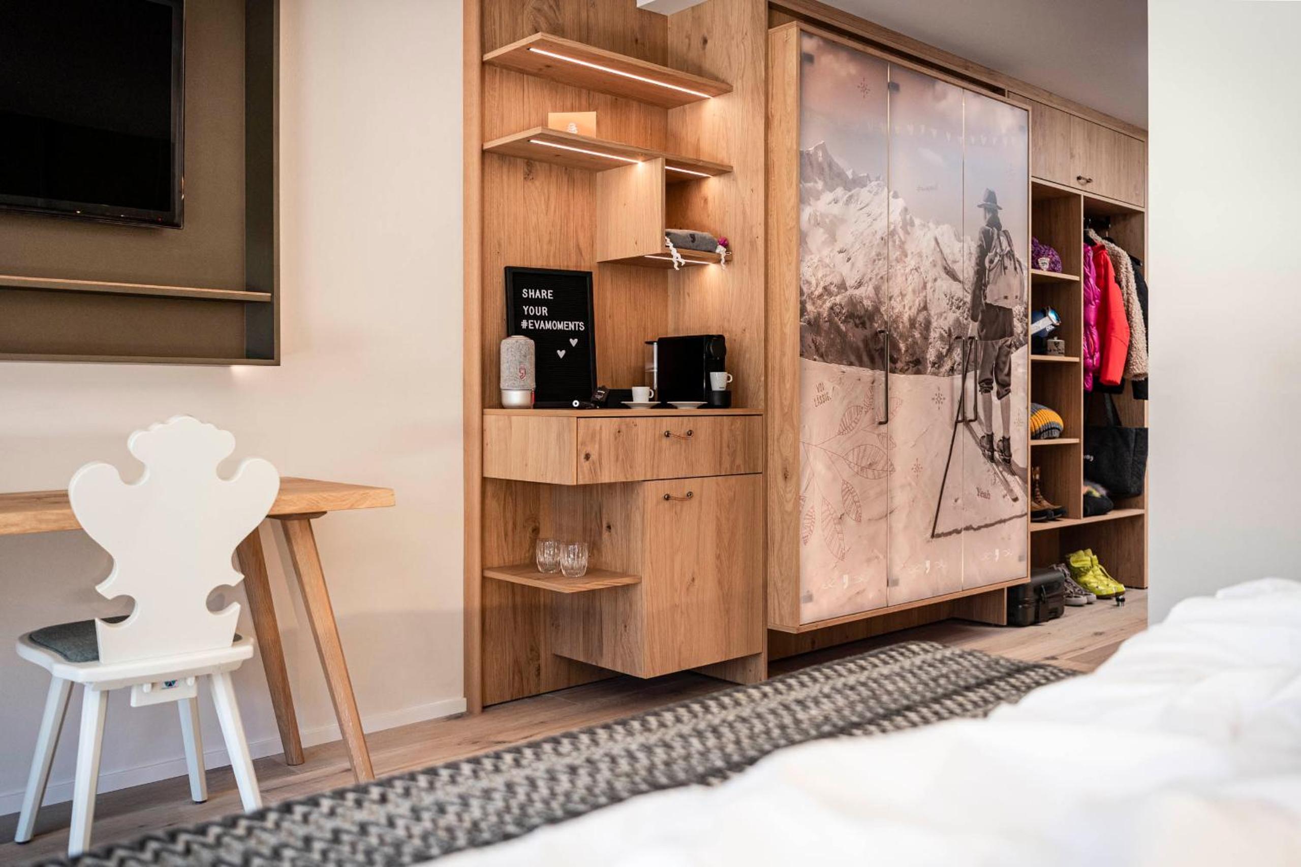 Alpine Double Room with Balcony and Mountain View - Photo 5