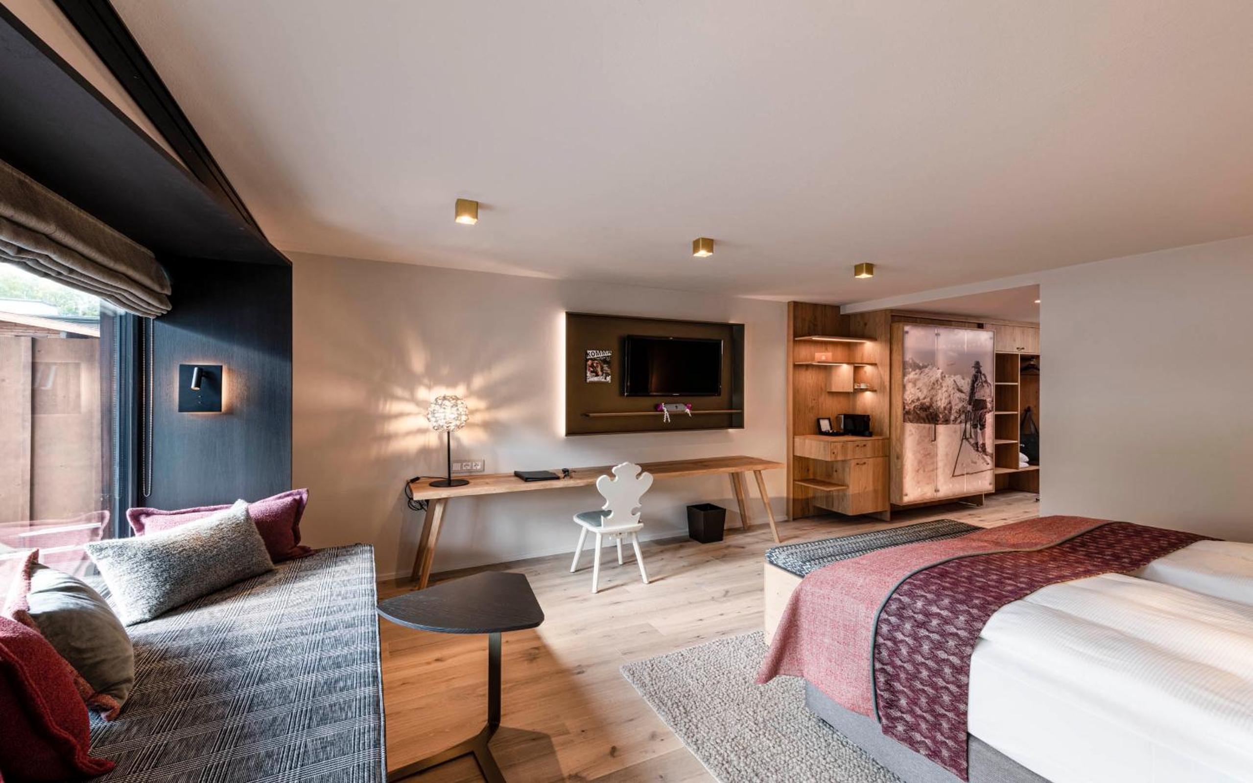 Superior Double Room with Balcony - Photo 8
