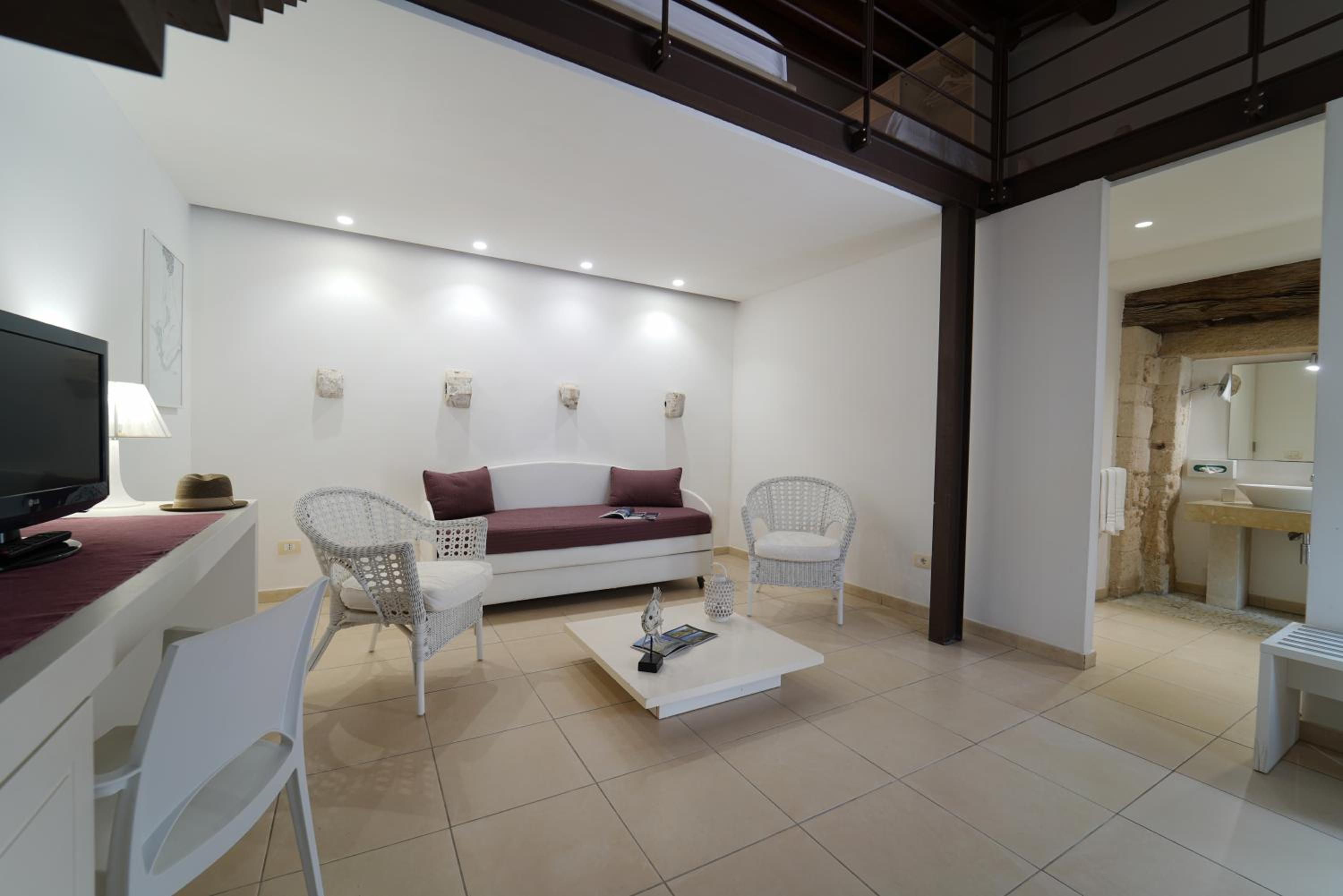 Junior Suite with Terrace - Photo 1