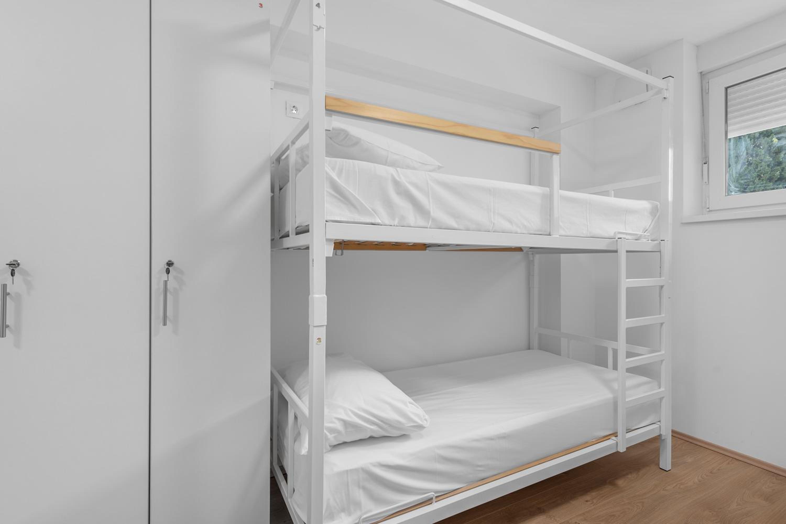 Bed in 6-Bed Mixed Dormitory Room