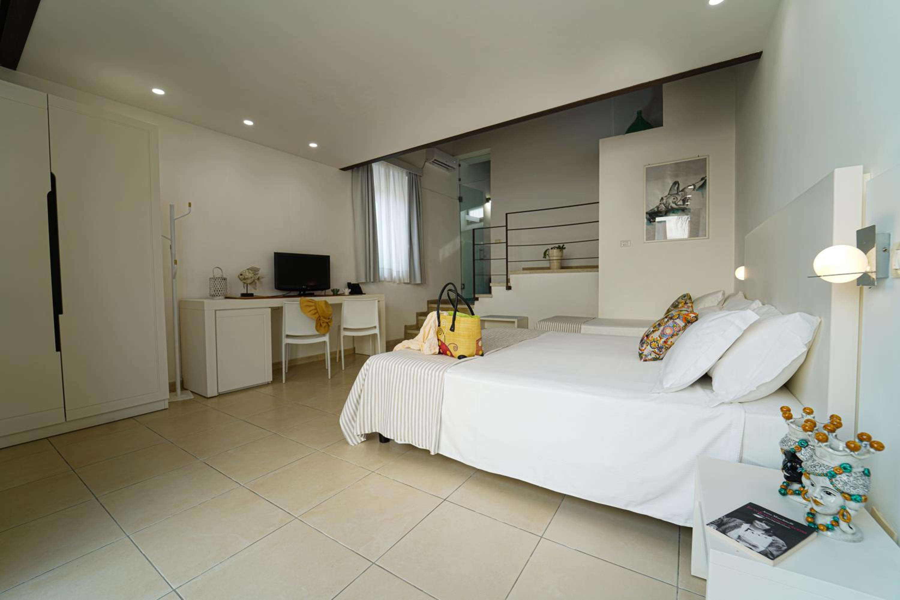 Triple Room - Photo 11