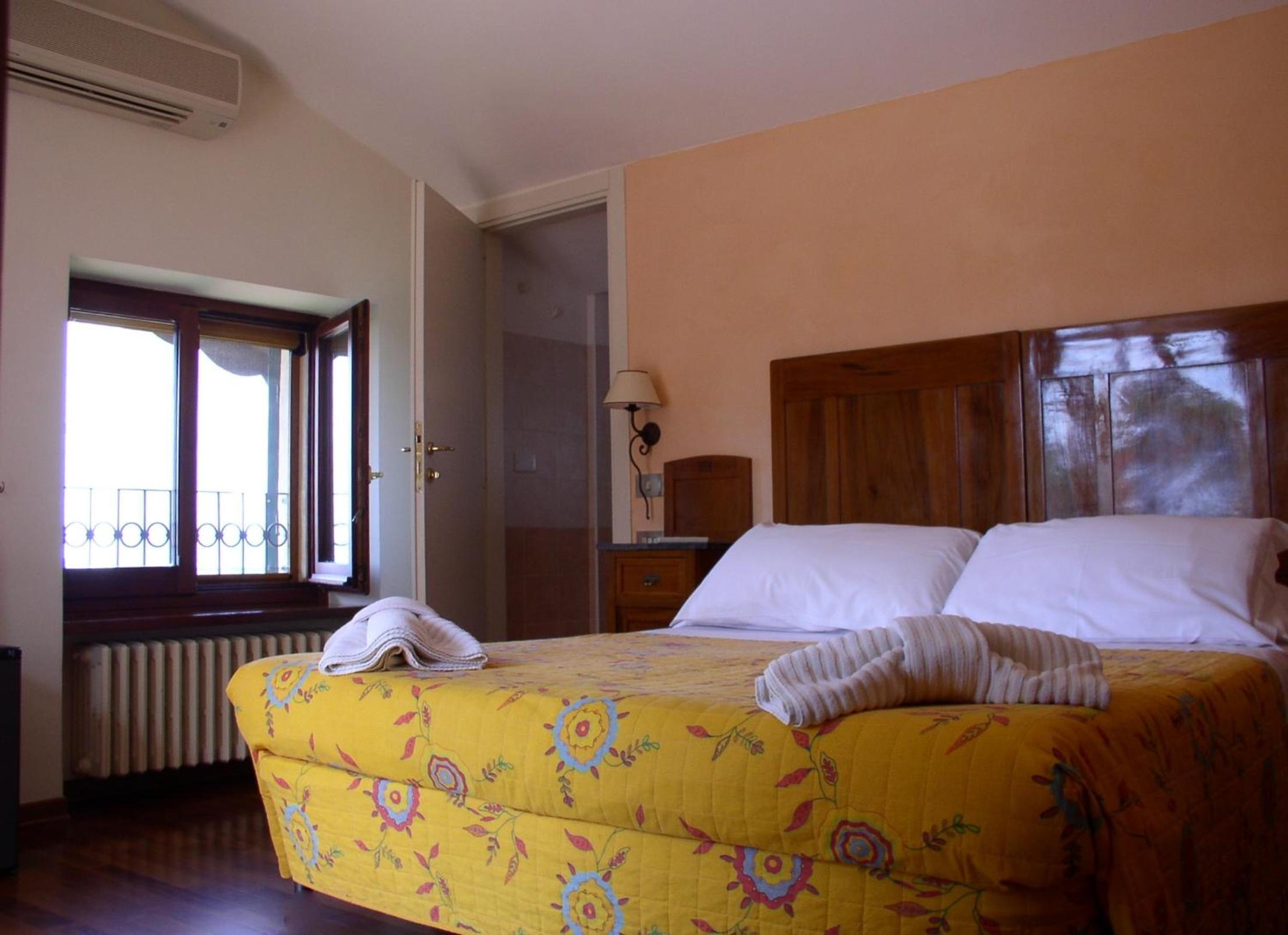 Double or Twin Room with Terrace photo 2