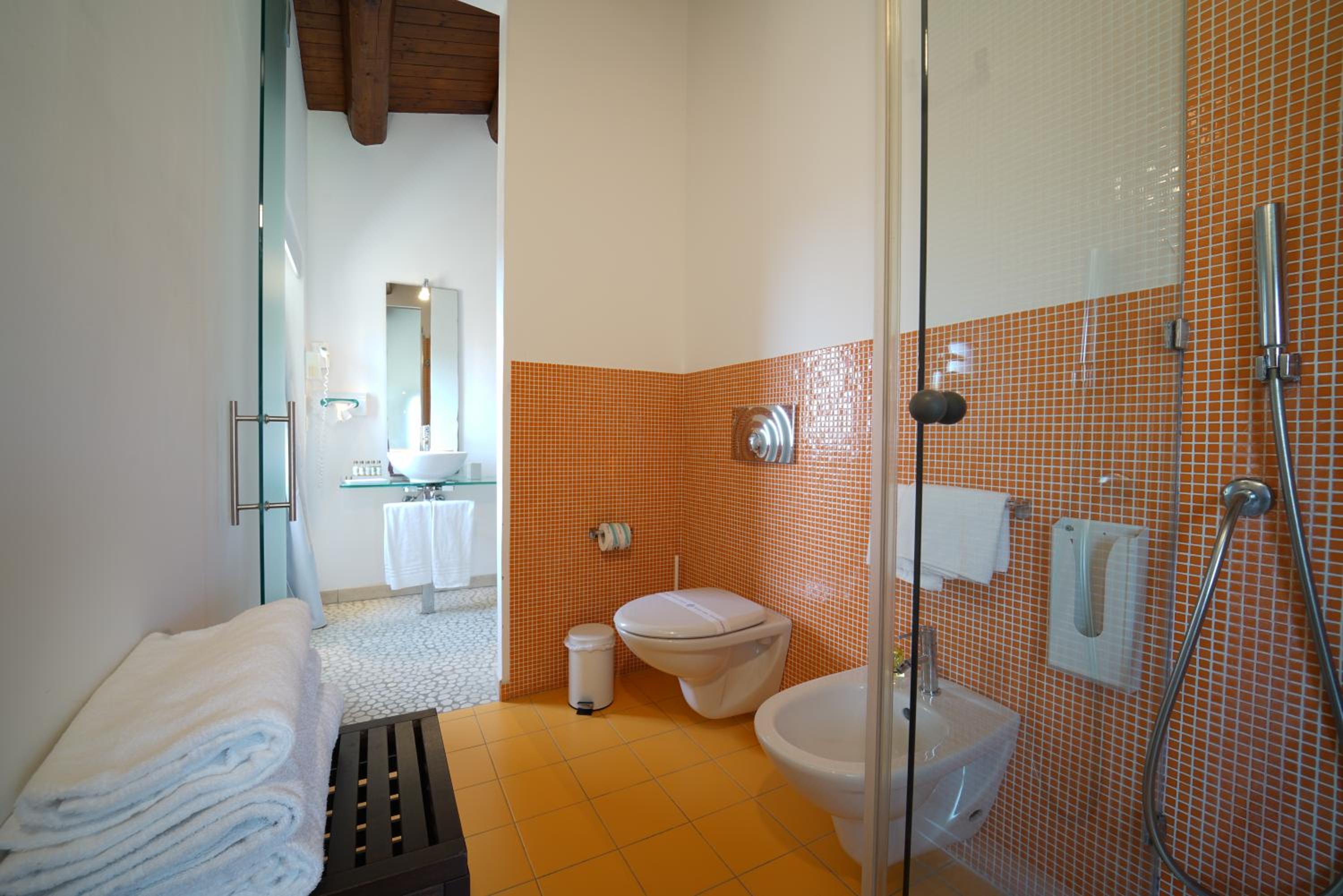 Triple Room - Photo 12