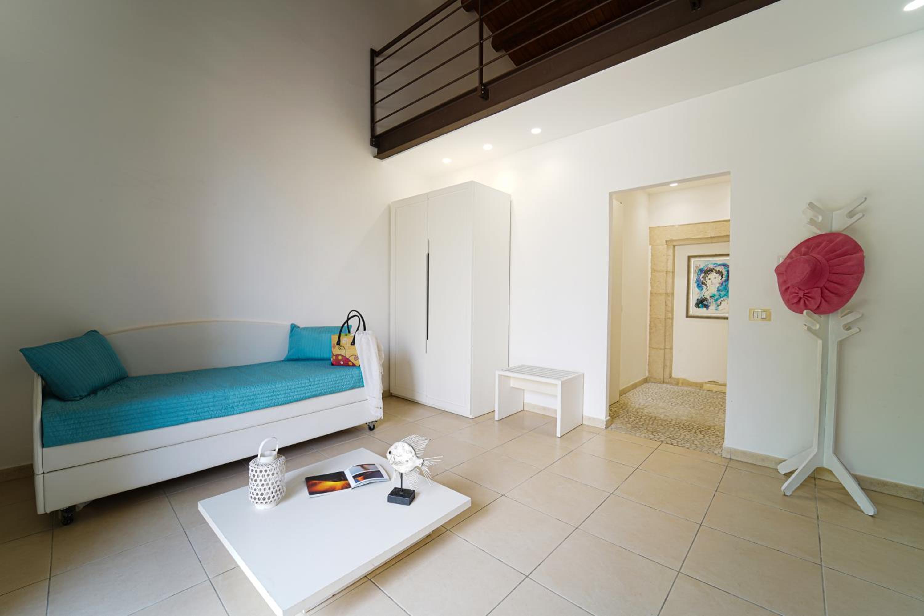 Quadruple Room - Photo 18