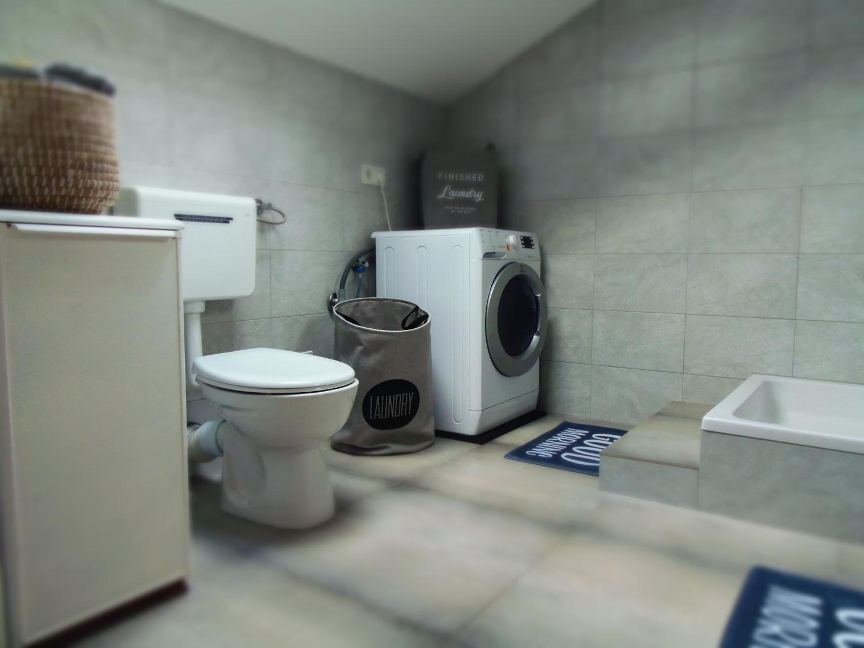 One-Bedroom Apartment - Photo 95