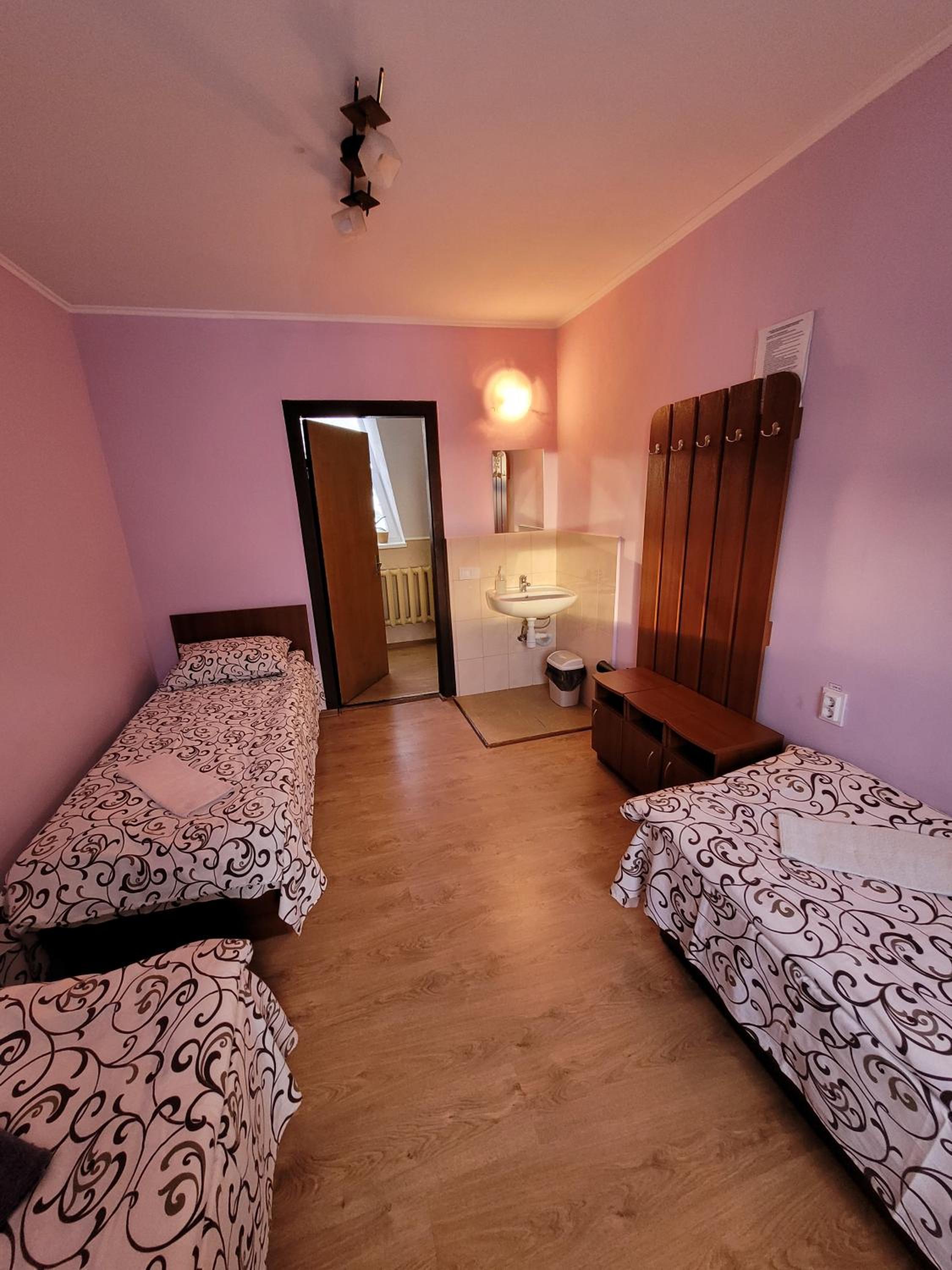 Economy Triple Room