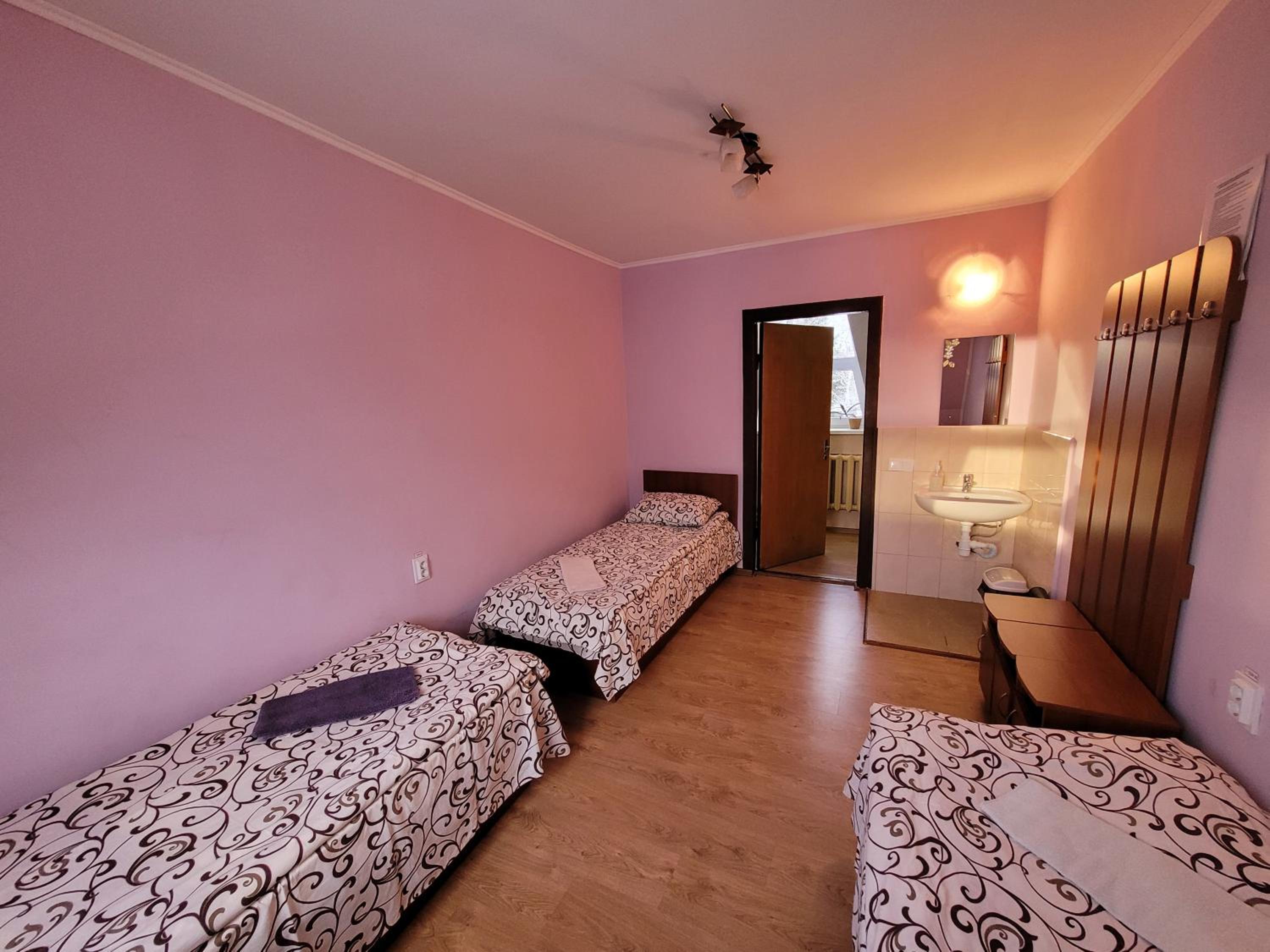 Economy Triple Room