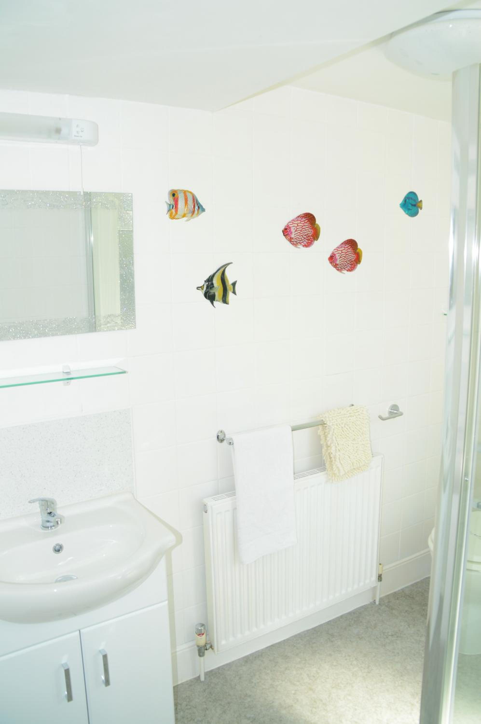 Twin Room with Private Bathroom photo 3