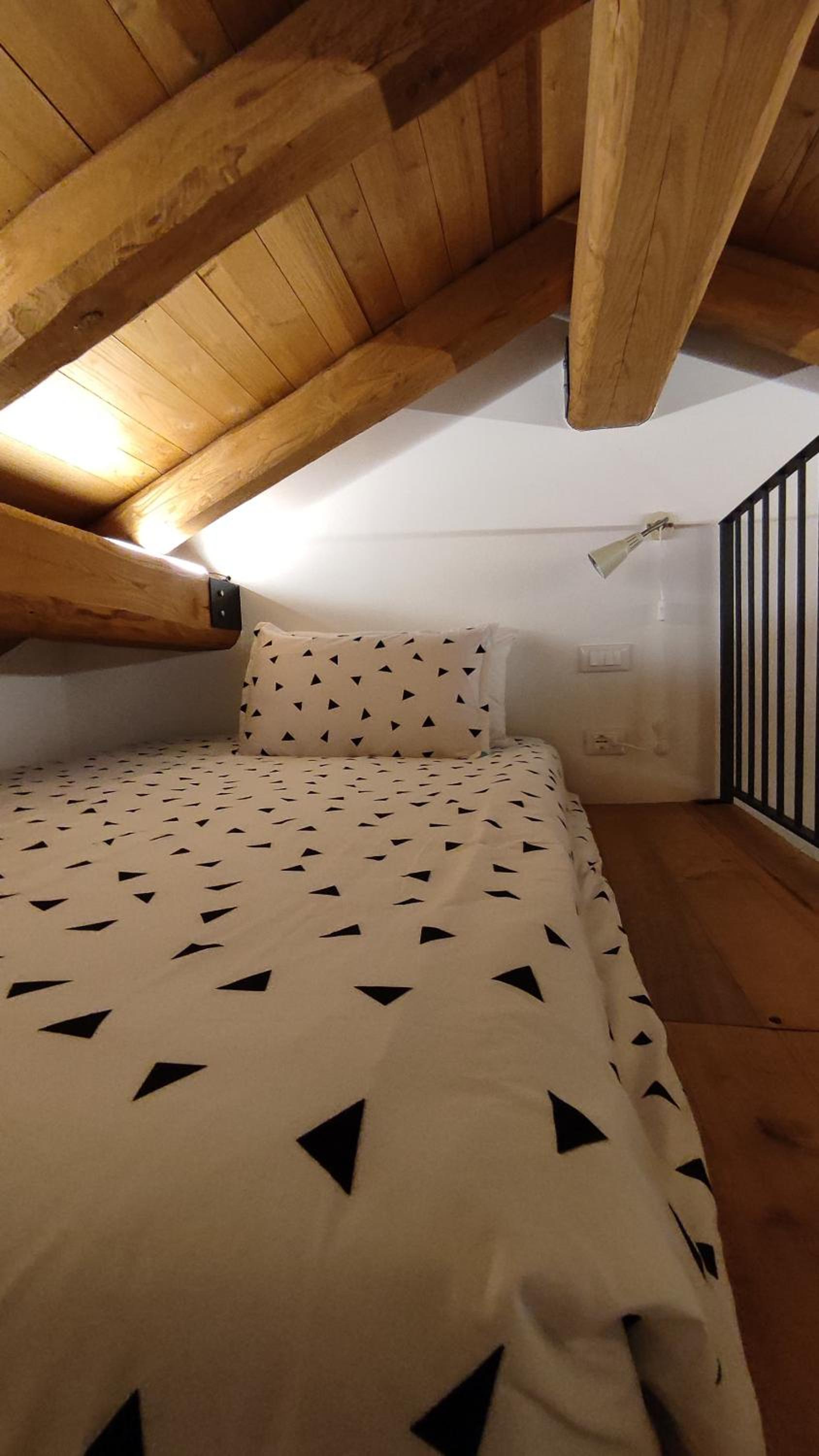 Double or Twin Room with Private Bathroom photo 3