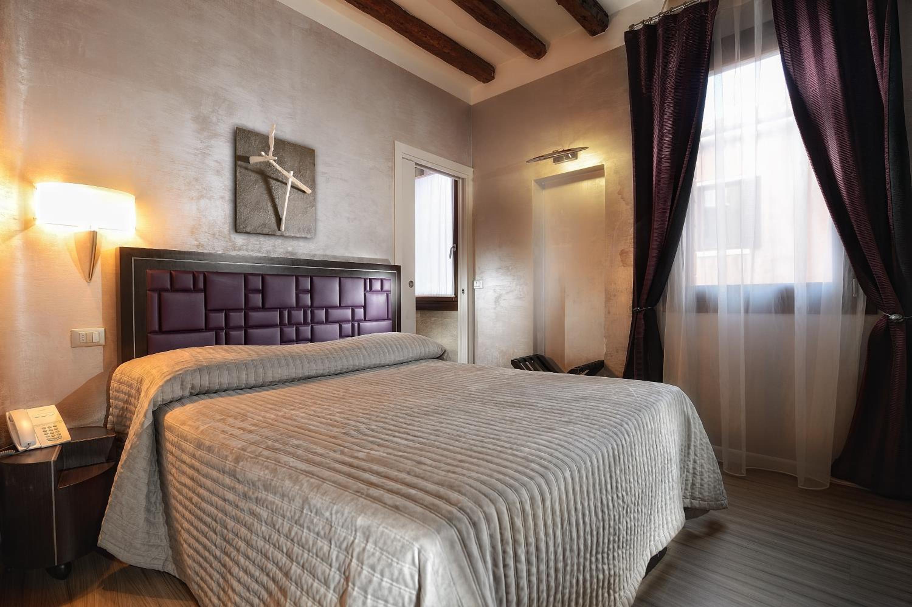 Double Room - Annex thumbnail 6