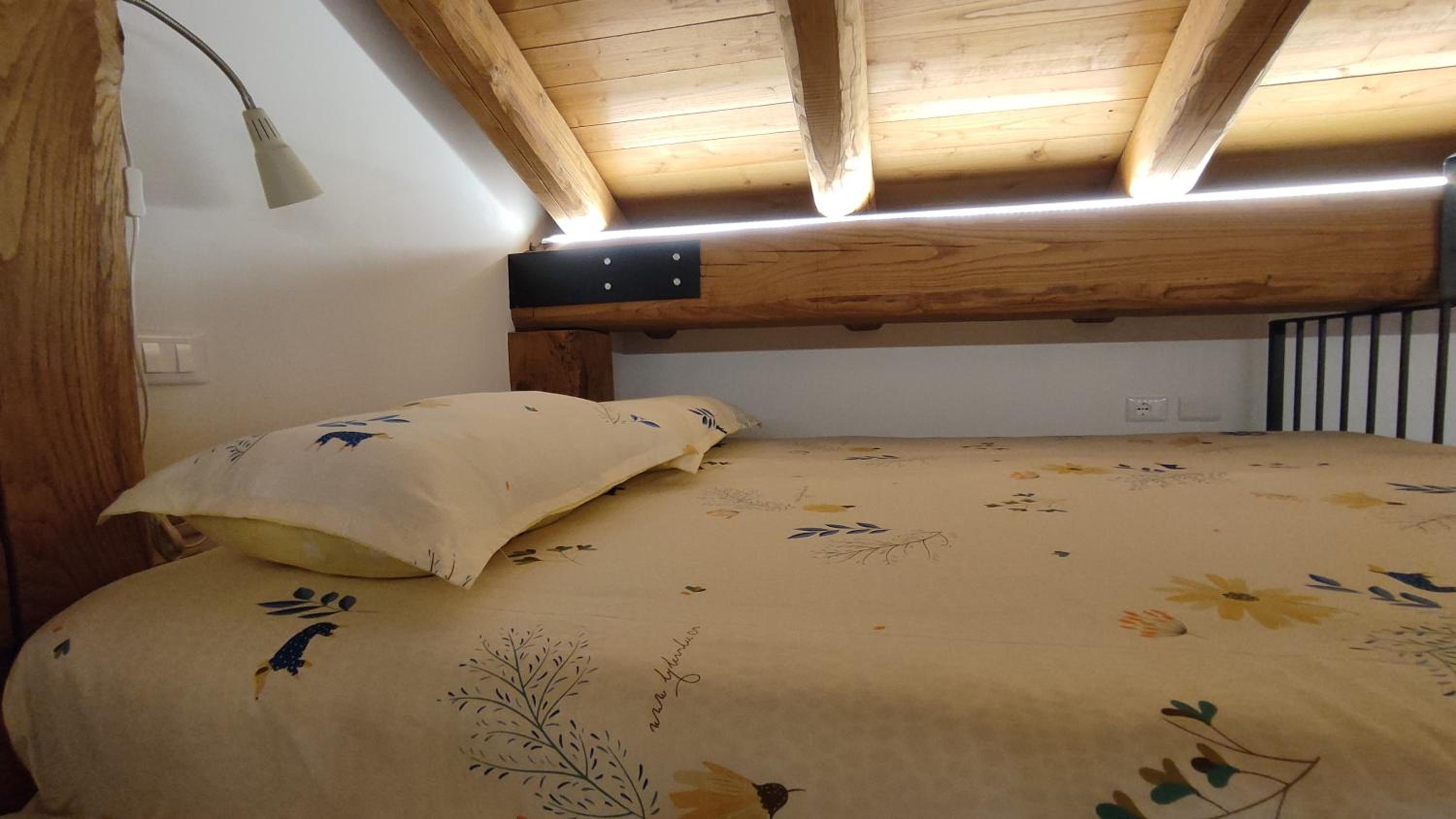 Double or Twin Room with Private Bathroom photo 2
