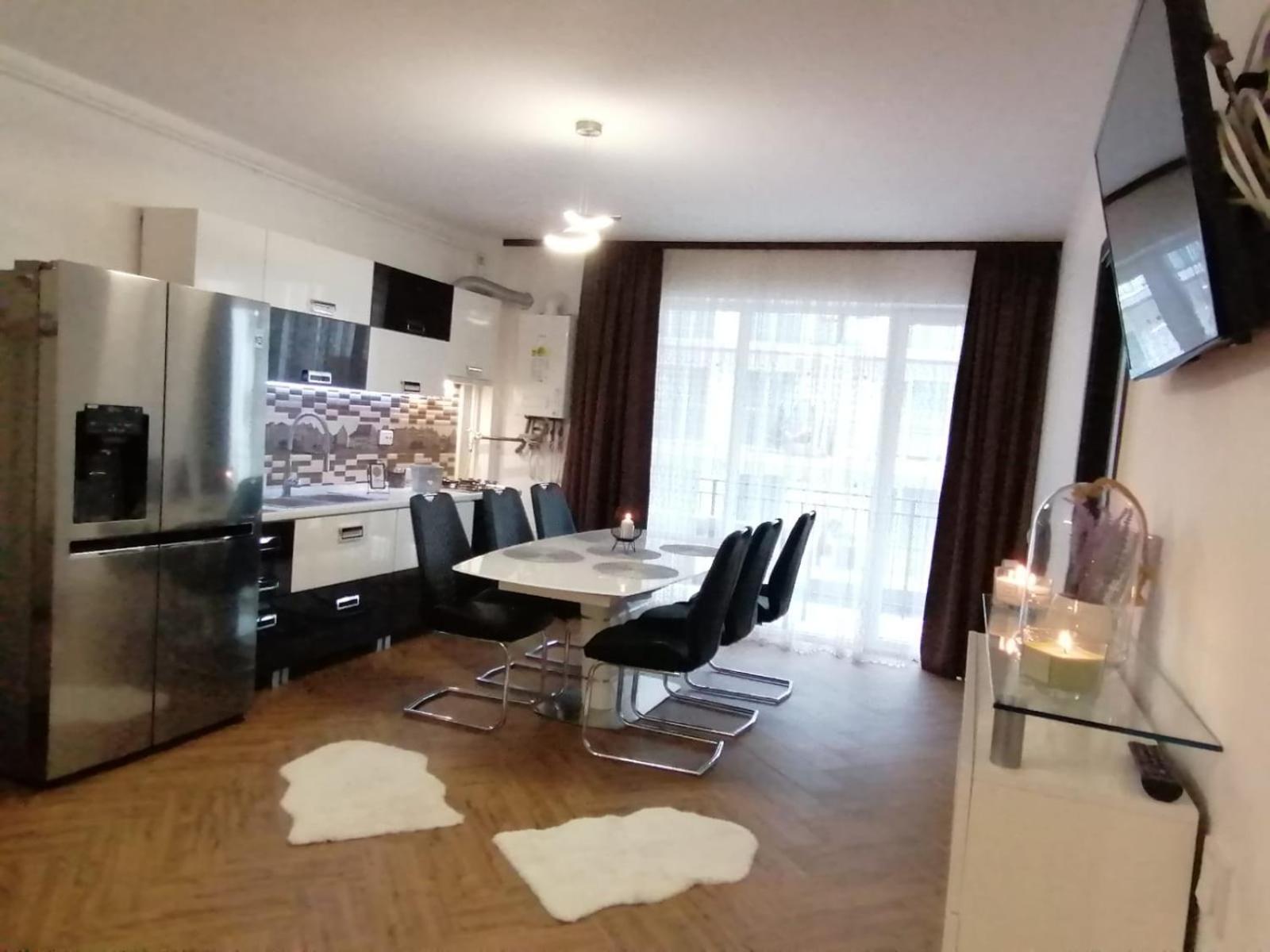 One-Bedroom Apartment - Photo 12