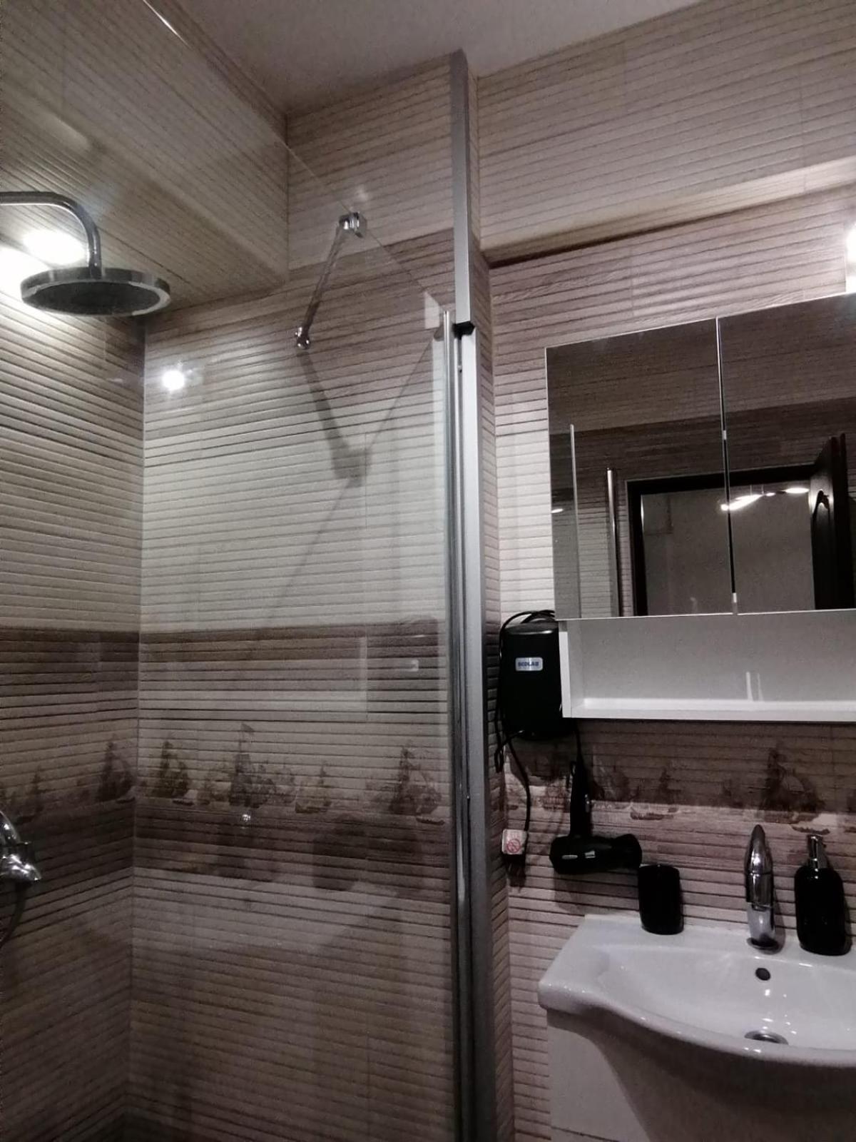One-Bedroom Apartment - Photo 18