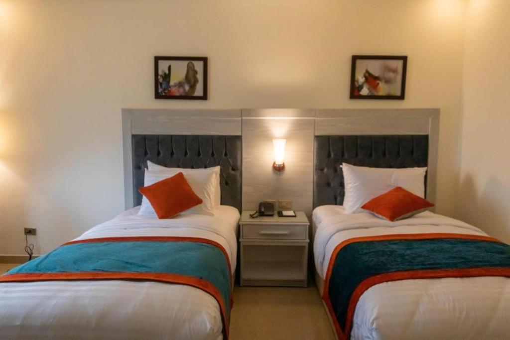 Standard Twin Room