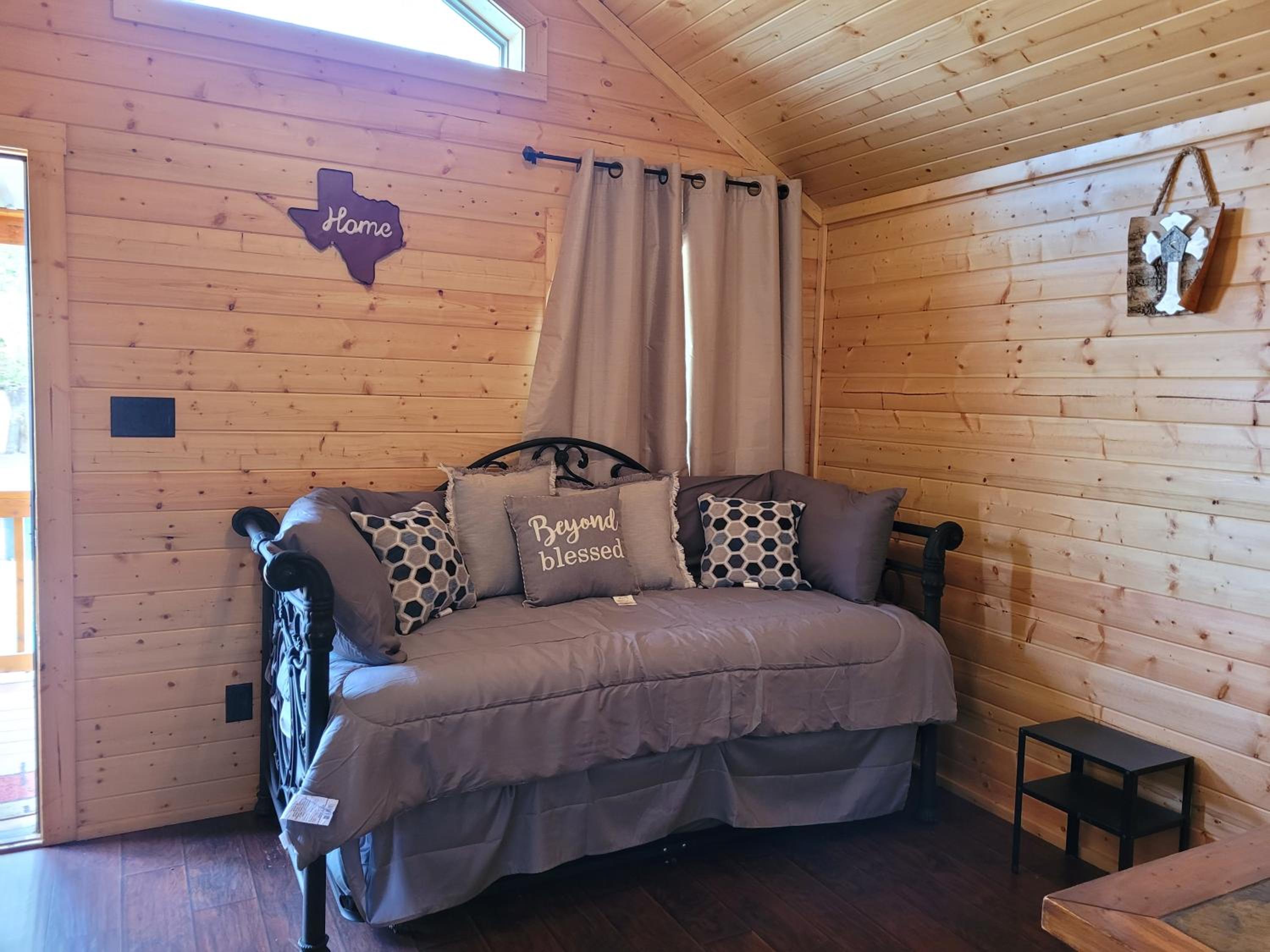 Deluxe Cabin 11 photo 1