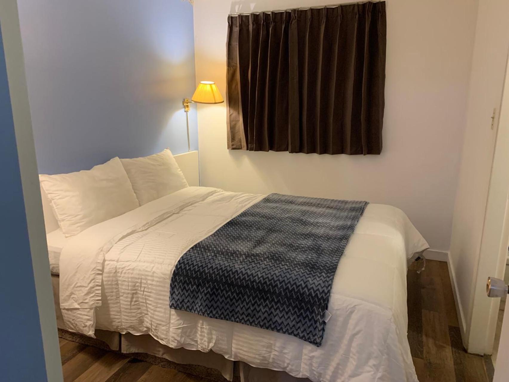 One-Bedroom Suite with Sofa Bed photo 3