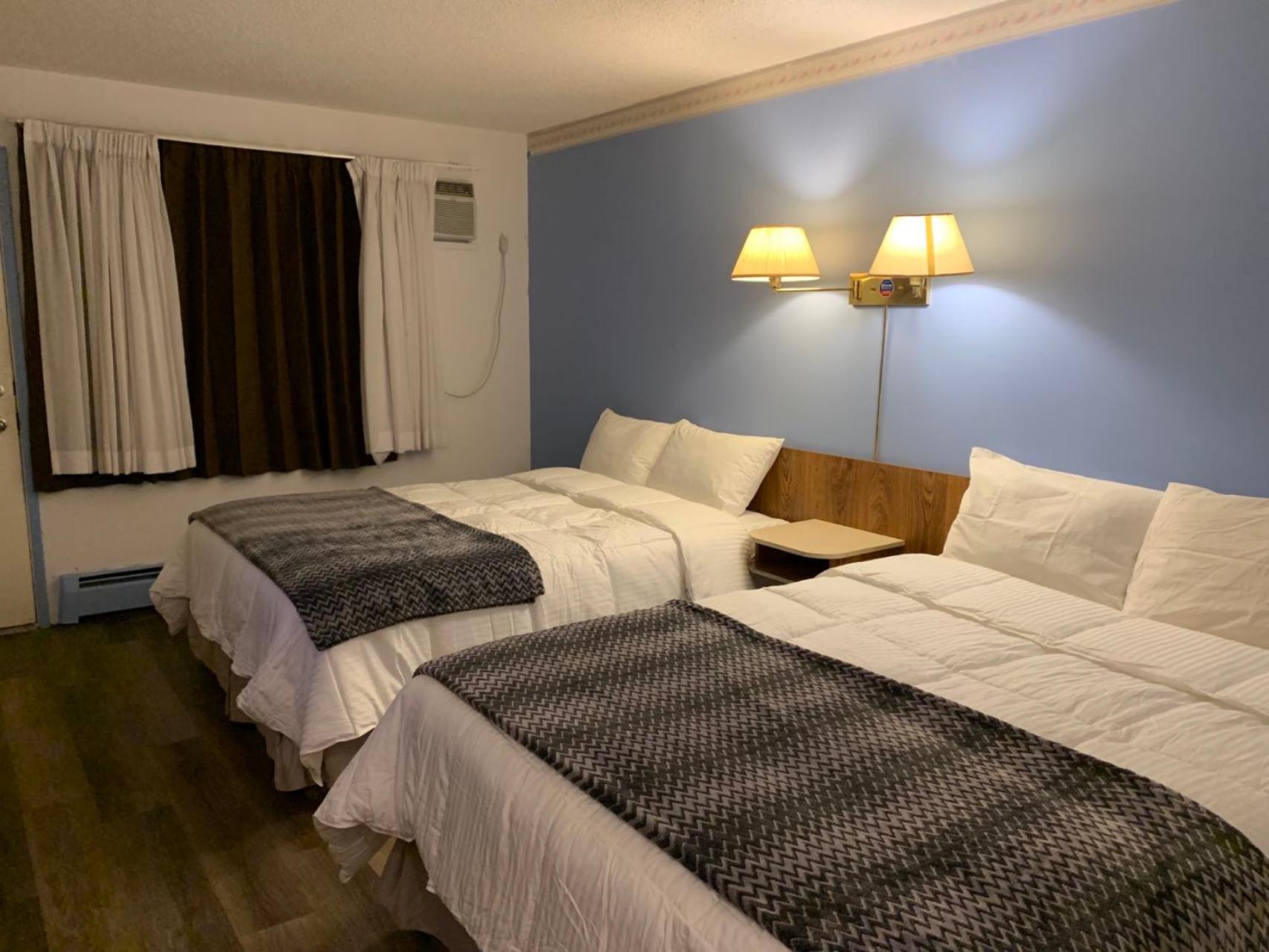 Queen Studio with Two Queen Beds photo 1