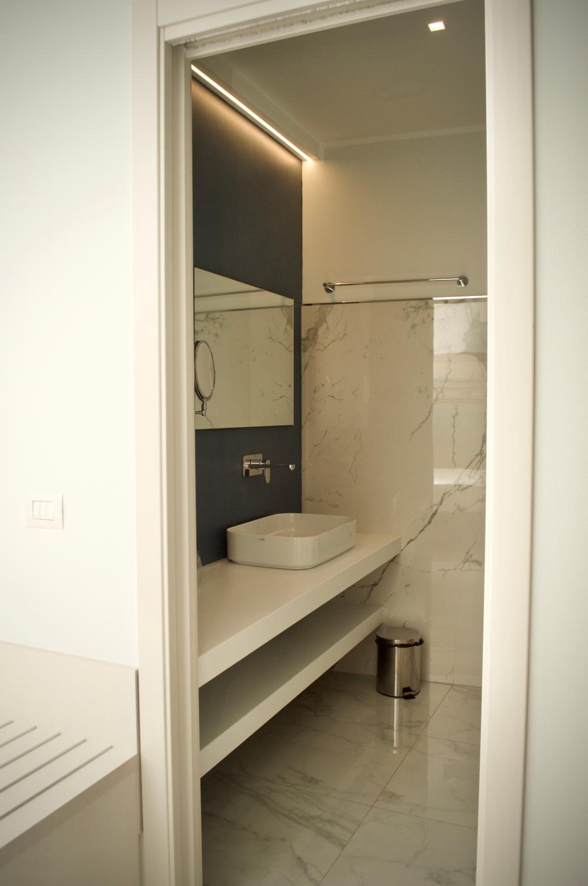Deluxe Double or Twin Room with Balcony - Photo 6
