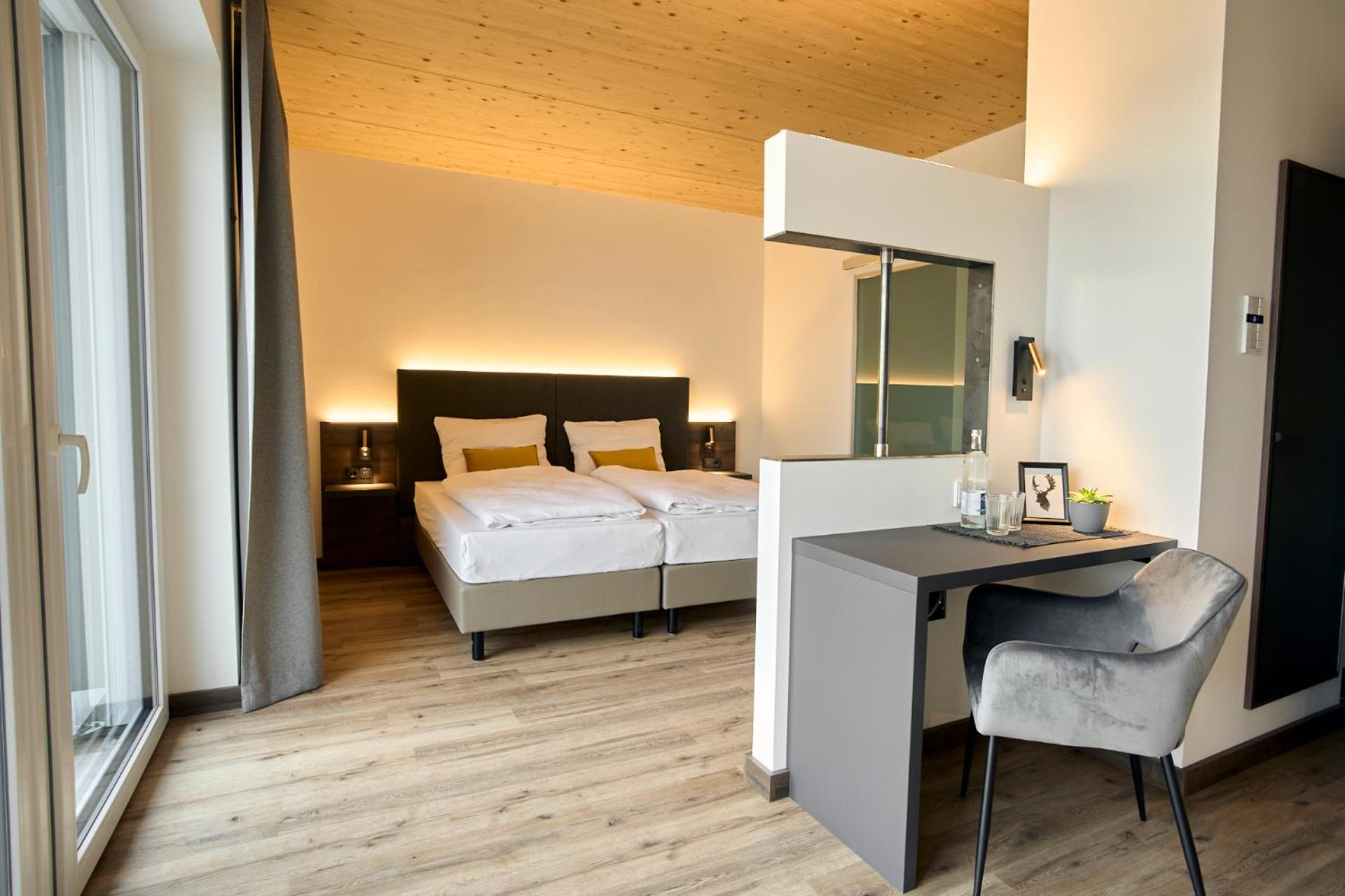 Suite with Lake View