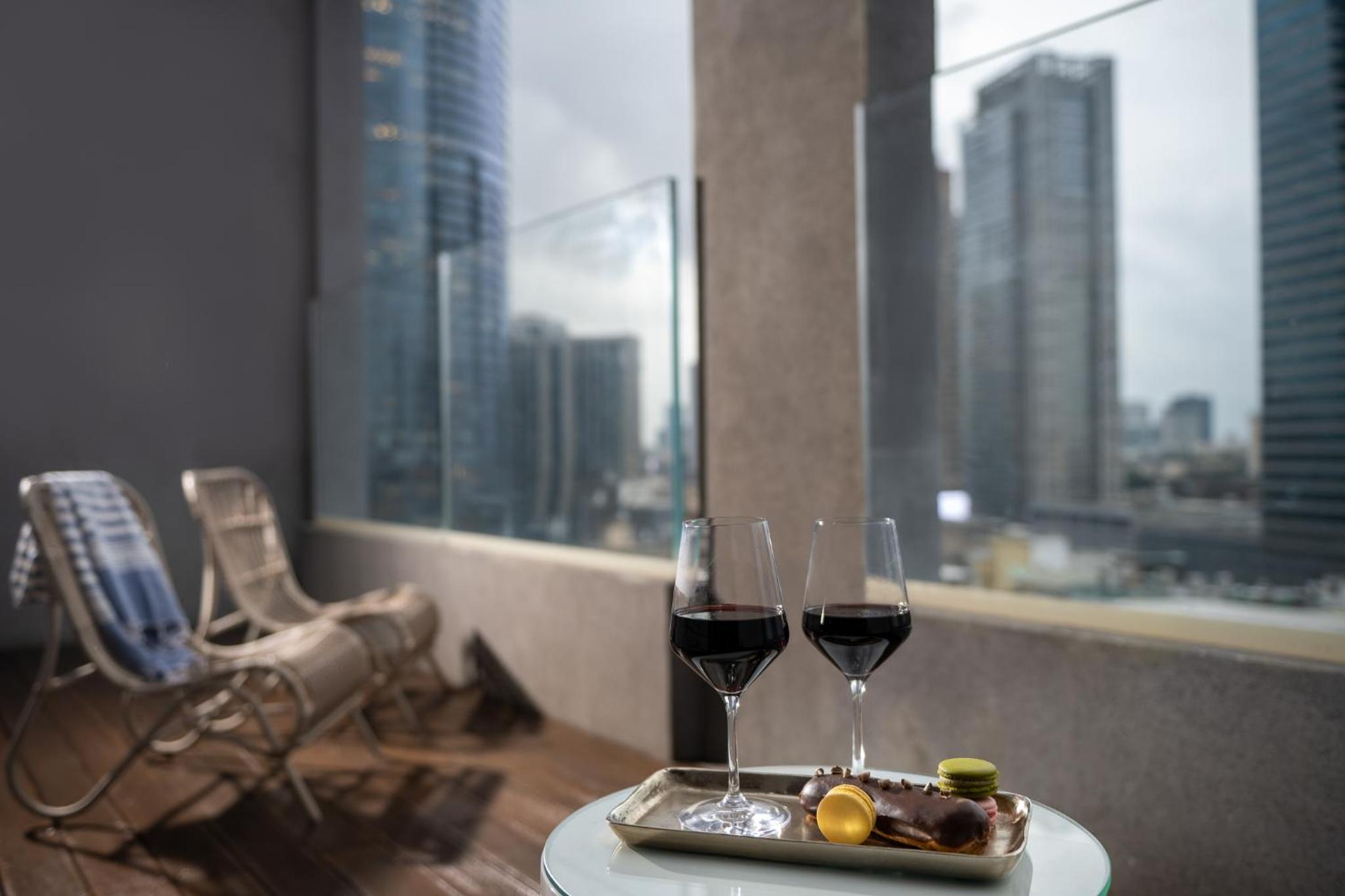 Executive King Suite with Spa Bath - Non-smoking