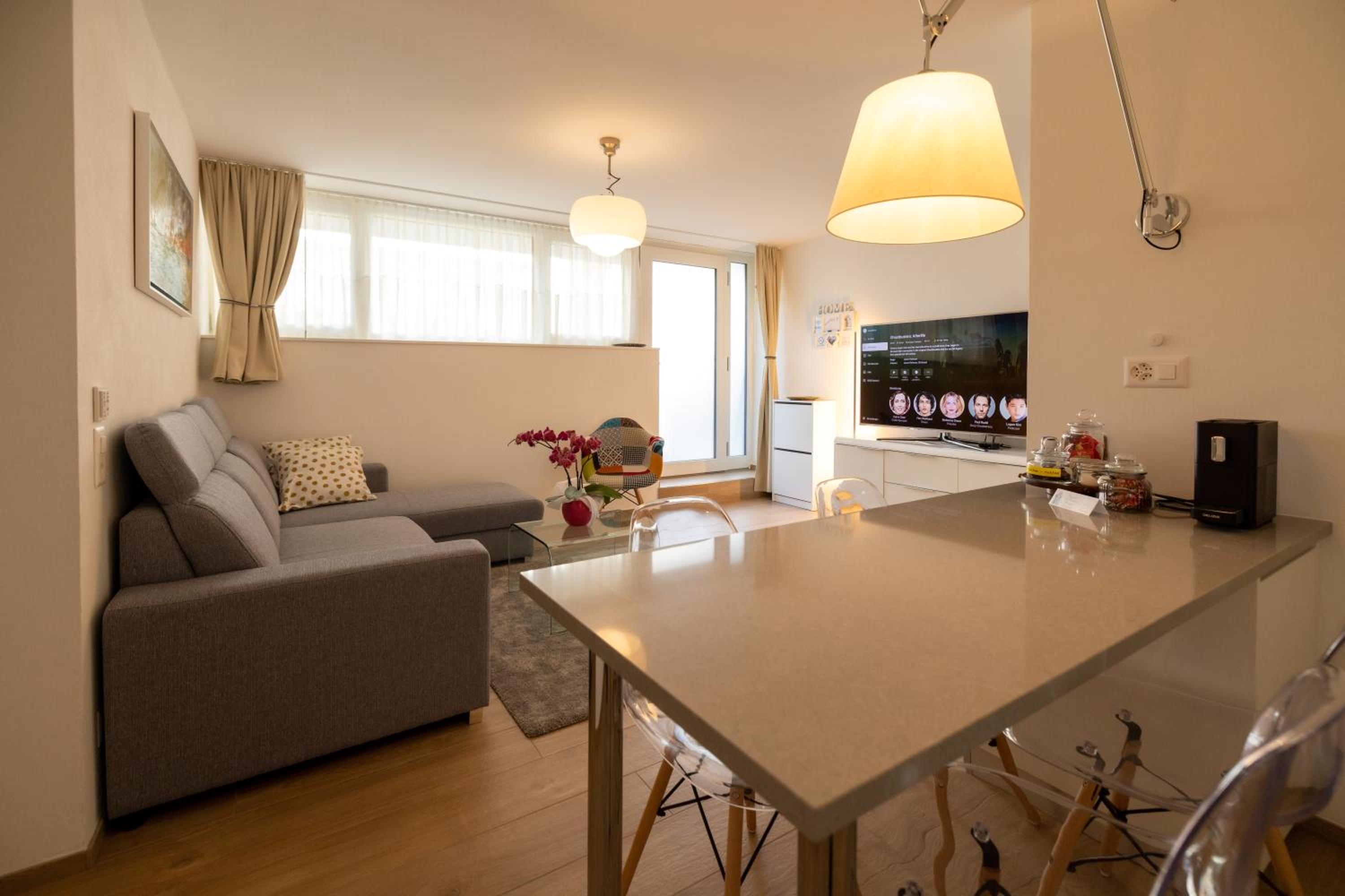 One-Bedroom Apartment - Photo 19