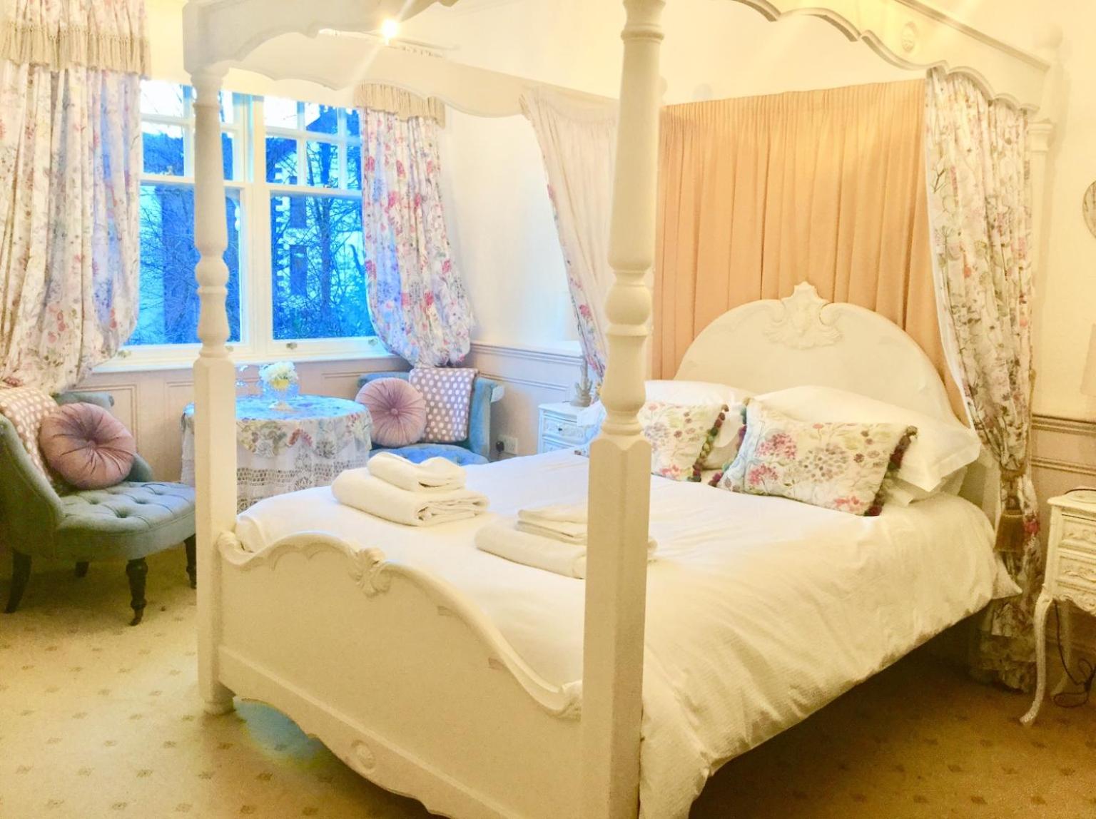 Victorian Suite with Four Poster Bed photo 1