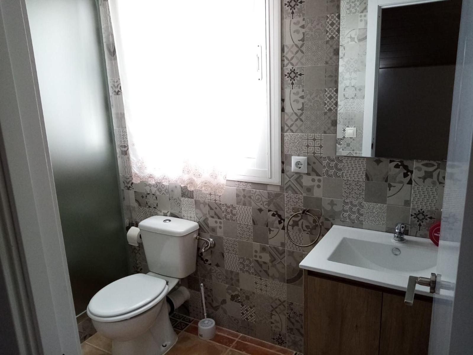One-Bedroom Apartment - Photo 38