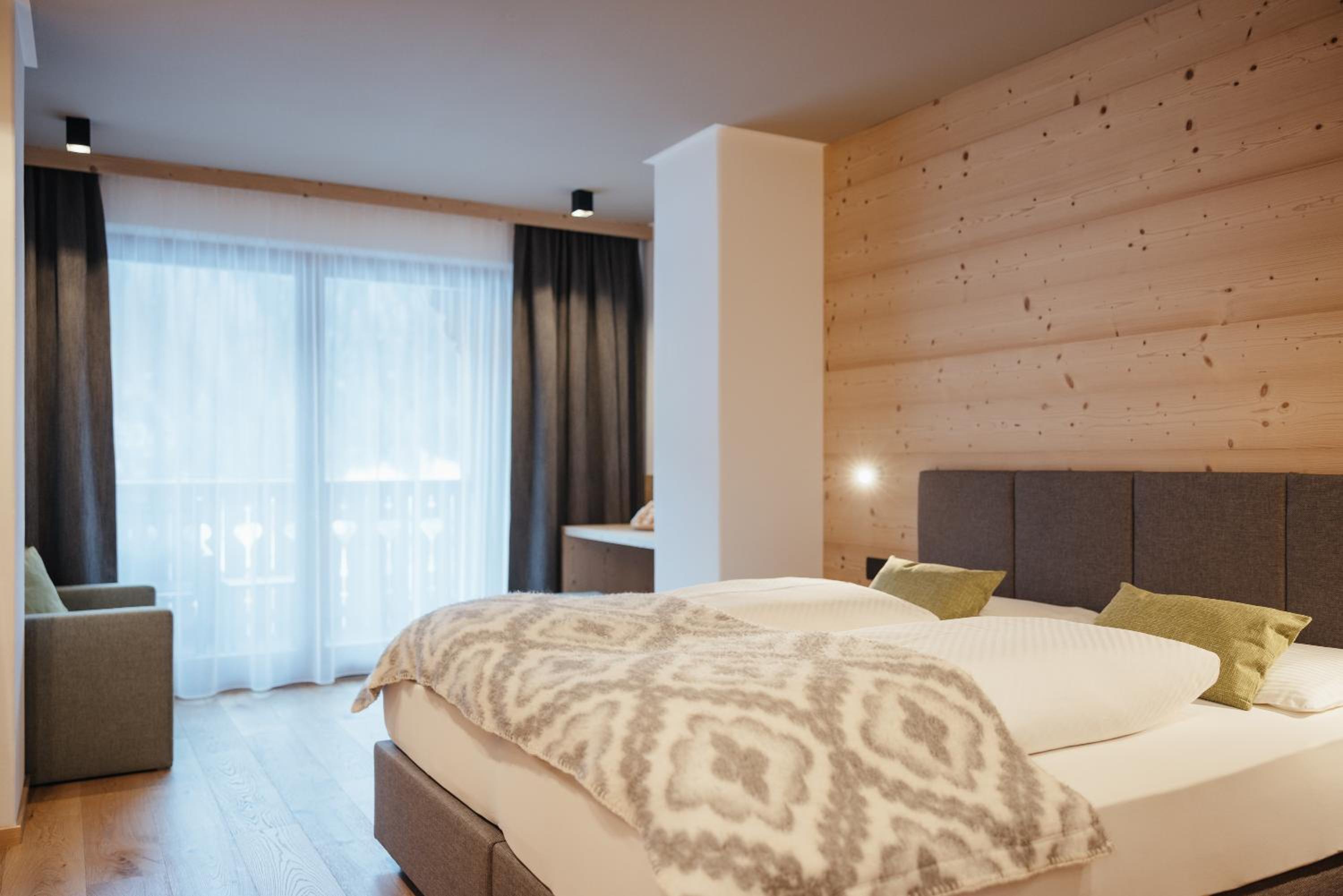 Superior Double or Twin Room with Balcony - Photo 1