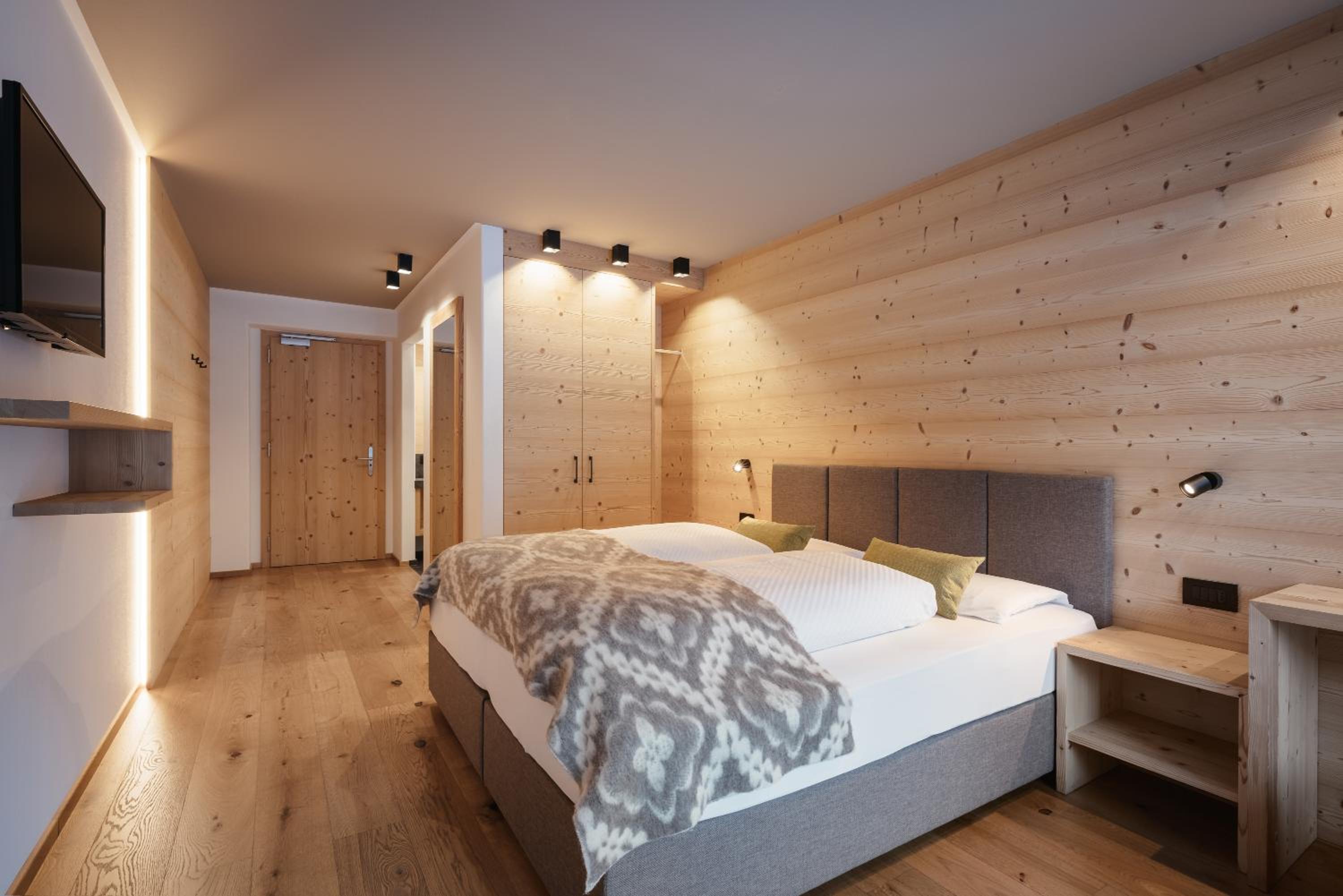 Superior Double or Twin Room with Balcony - Photo 4
