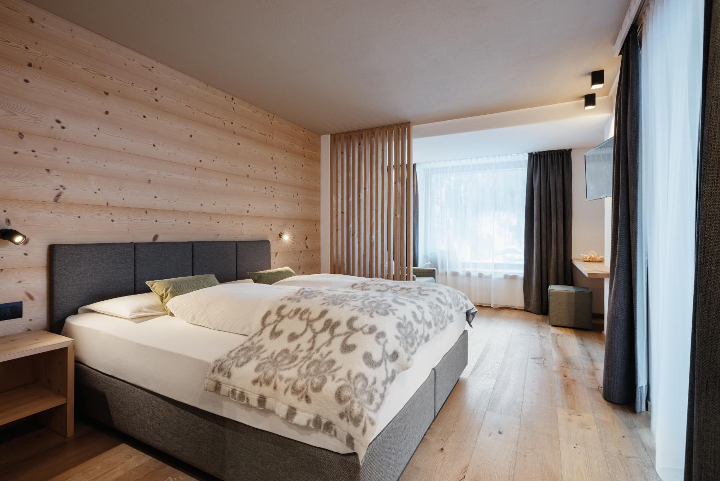 Superior Double or Twin Room with Balcony - Photo 9