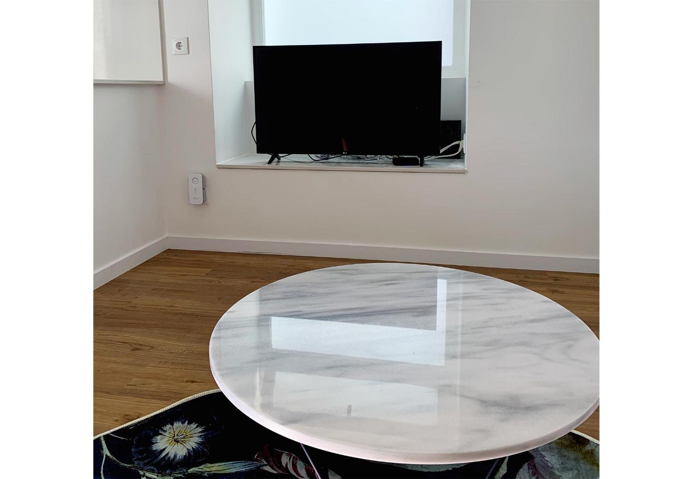 Apartment with Terrace - Photo 10